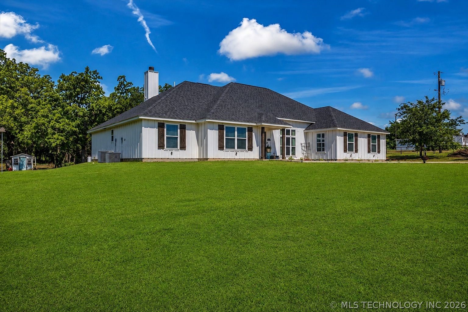 17957 Bridgeview Road Property Photo 3
