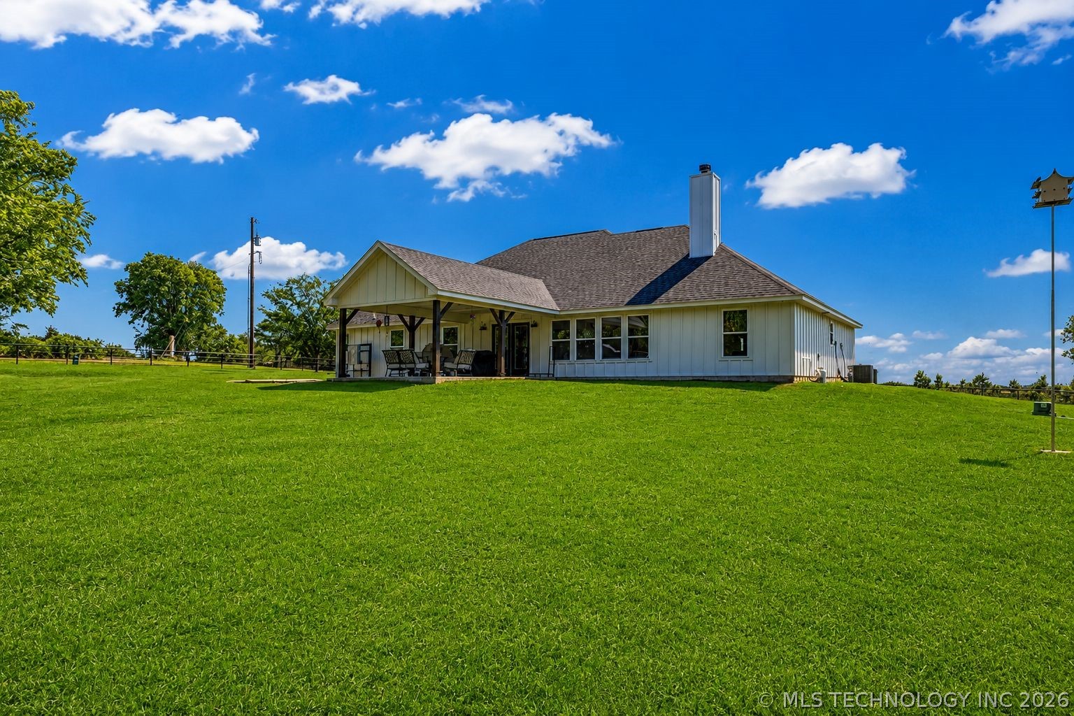 17957 Bridgeview Road Property Photo 5