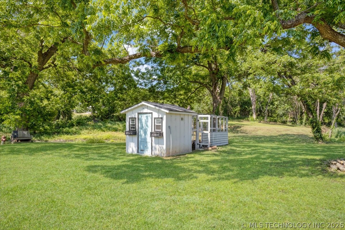 17957 Bridgeview Road Property Photo 9