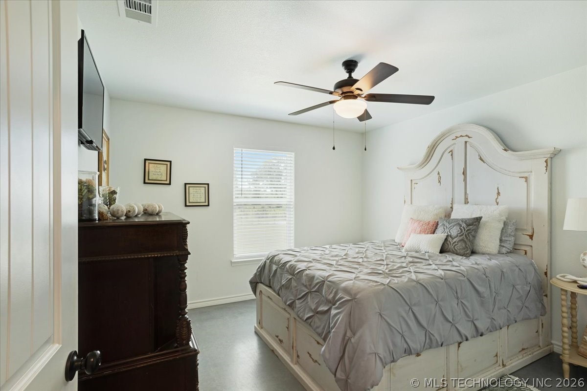 17957 Bridgeview Road Property Photo 25
