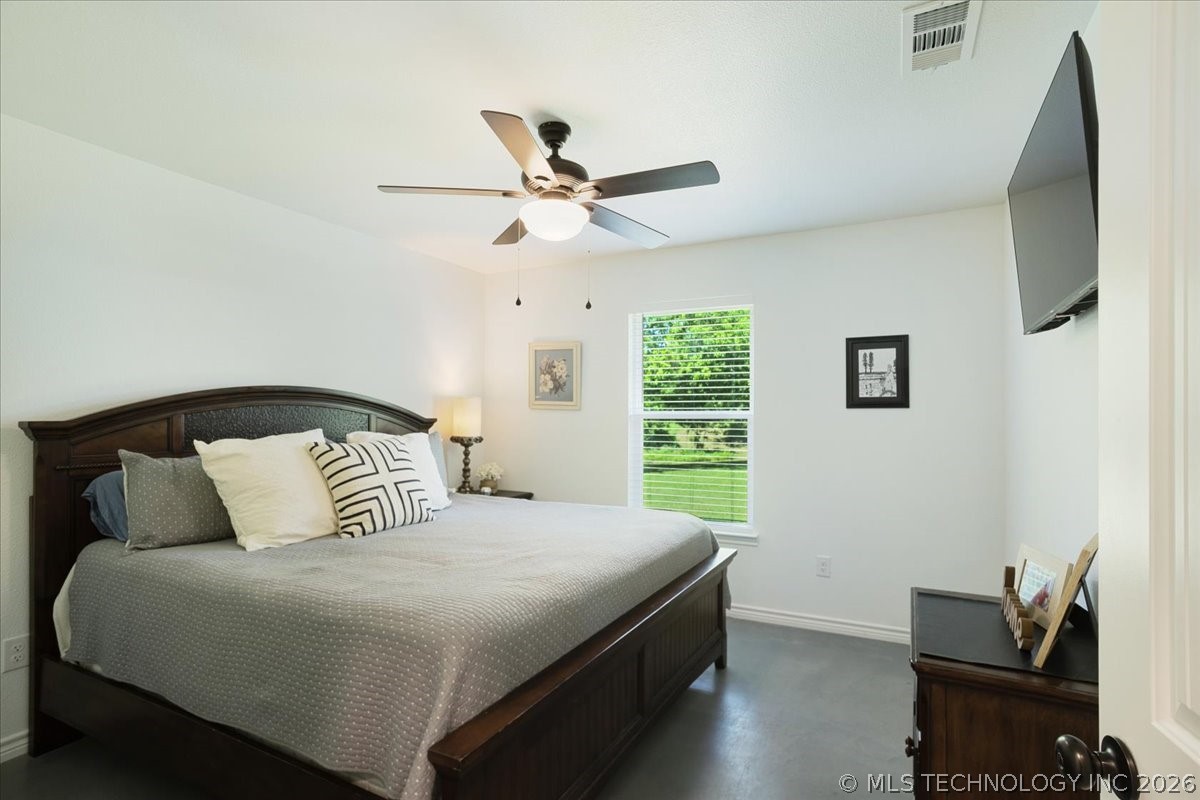 17957 Bridgeview Road Property Photo 26