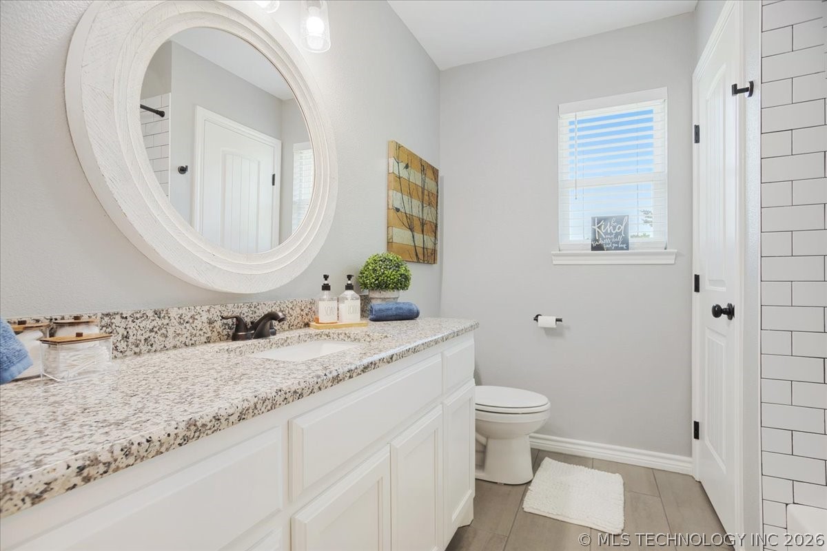 17957 Bridgeview Road Property Photo 27