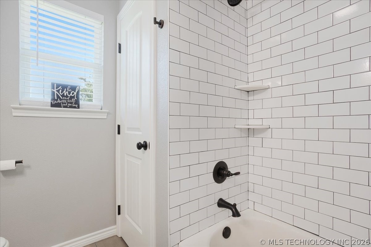 17957 Bridgeview Road Property Photo 28