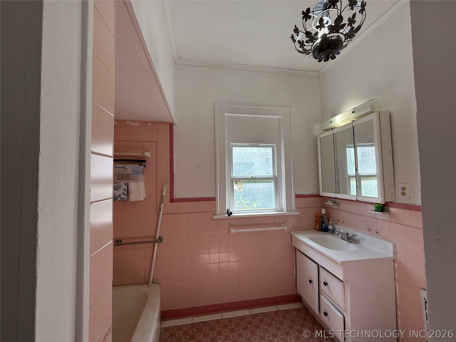 2429 Columbus Street Property Photo 6