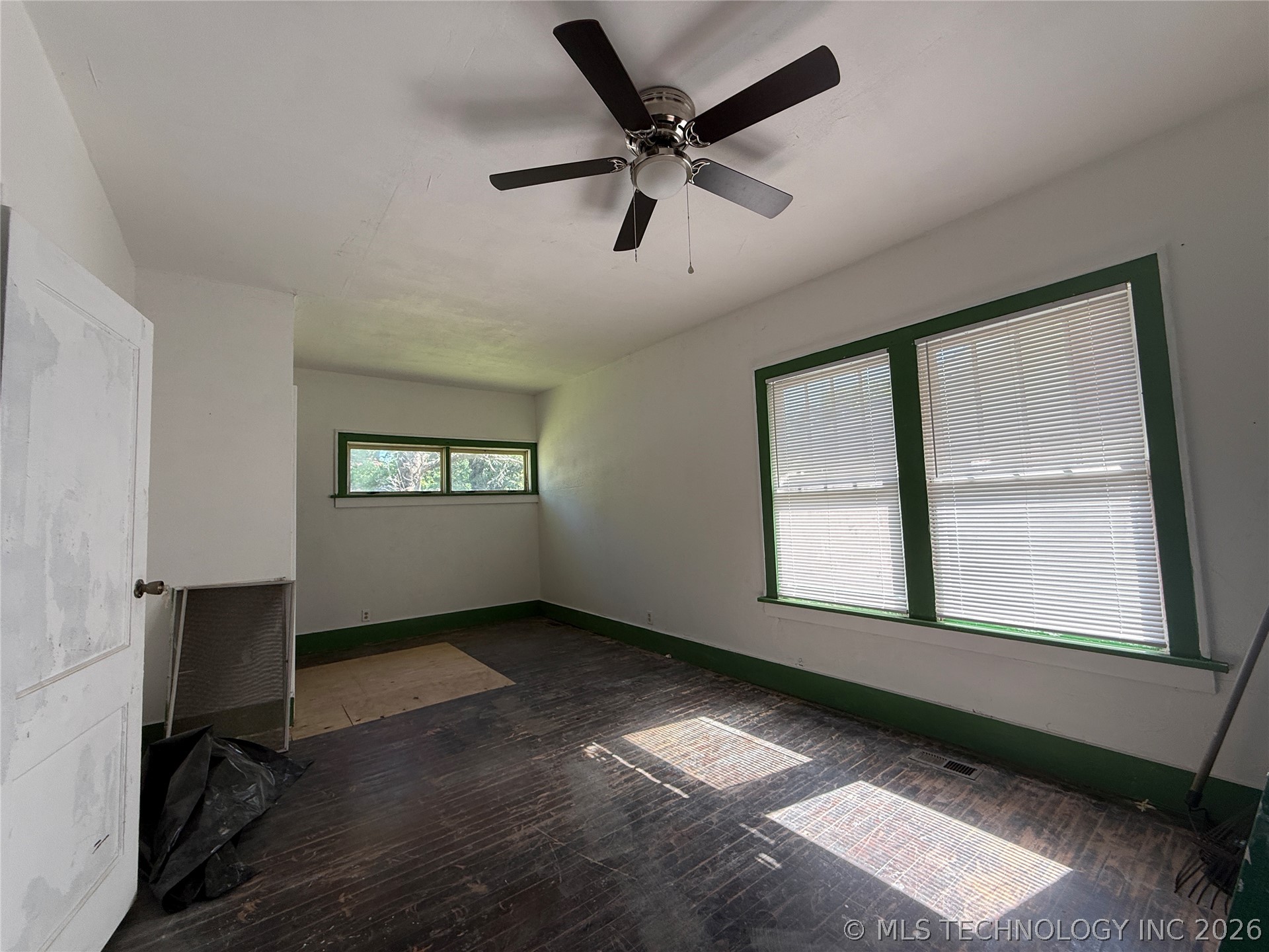 2429 Columbus Street Property Photo 8