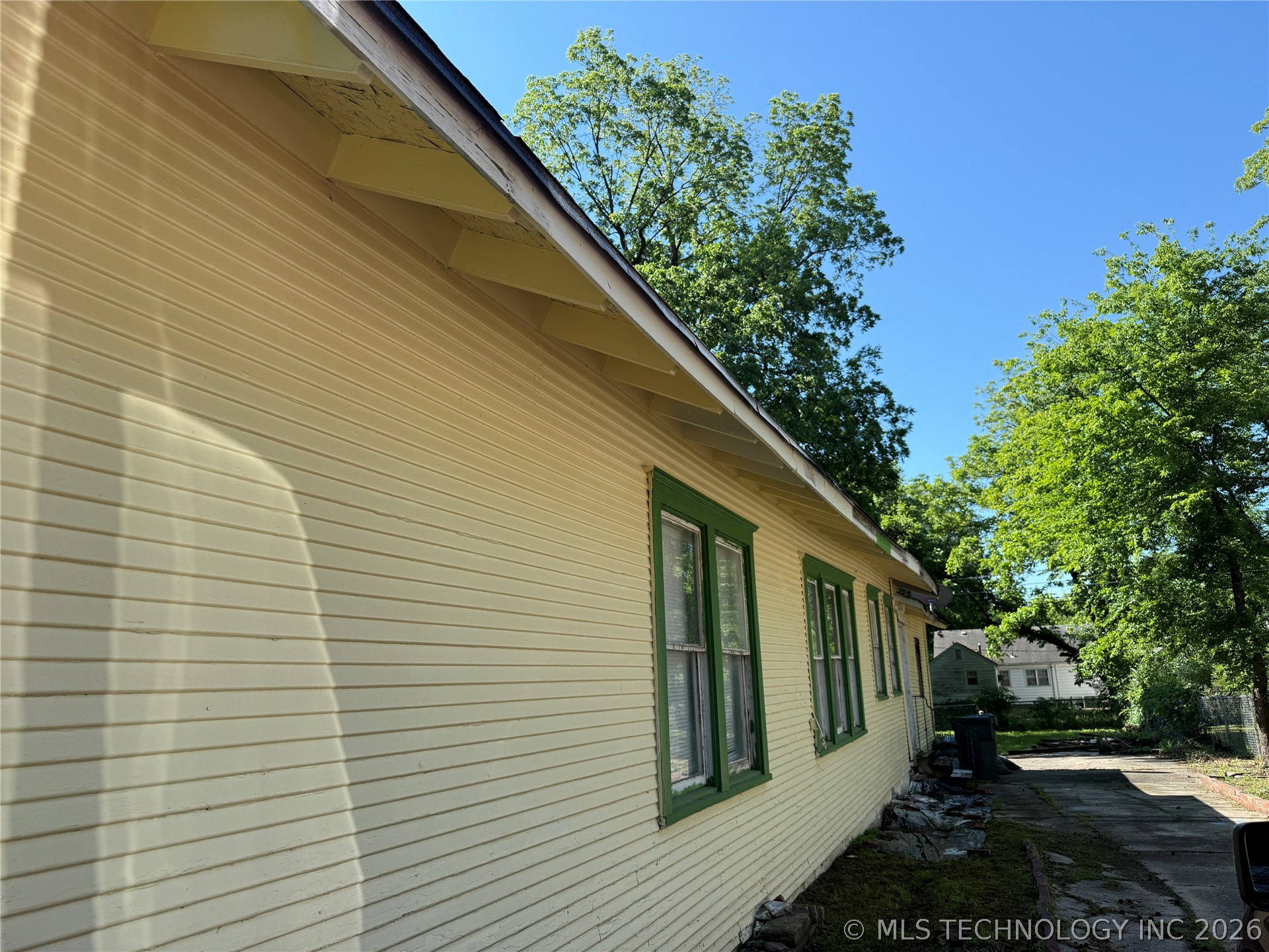 2429 Columbus Street Property Photo 13