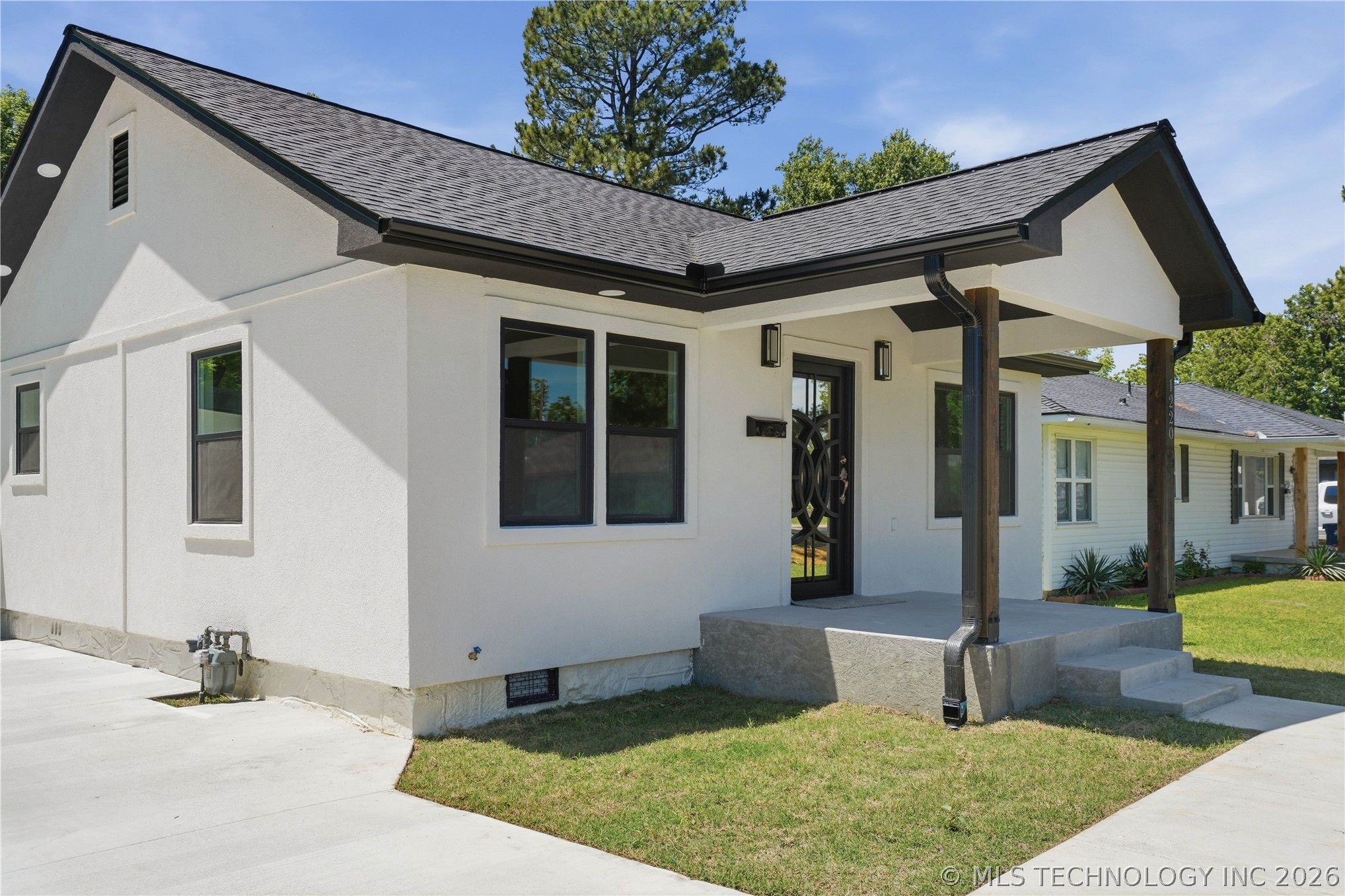 1220 E Miami Property Photo 1
