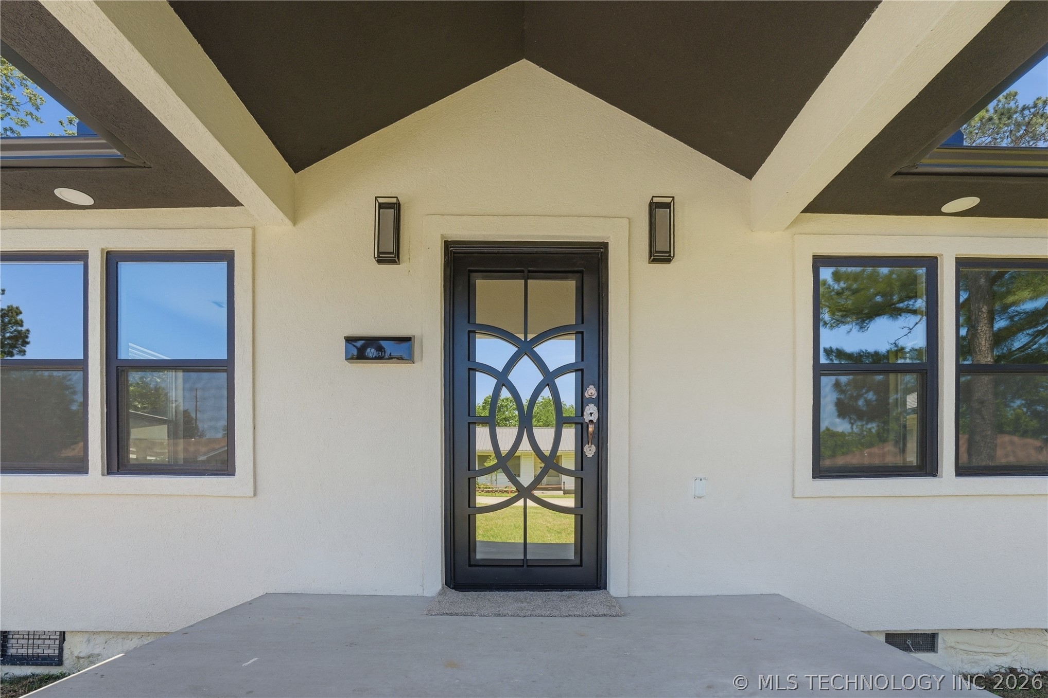 1220 E Miami Property Photo 2