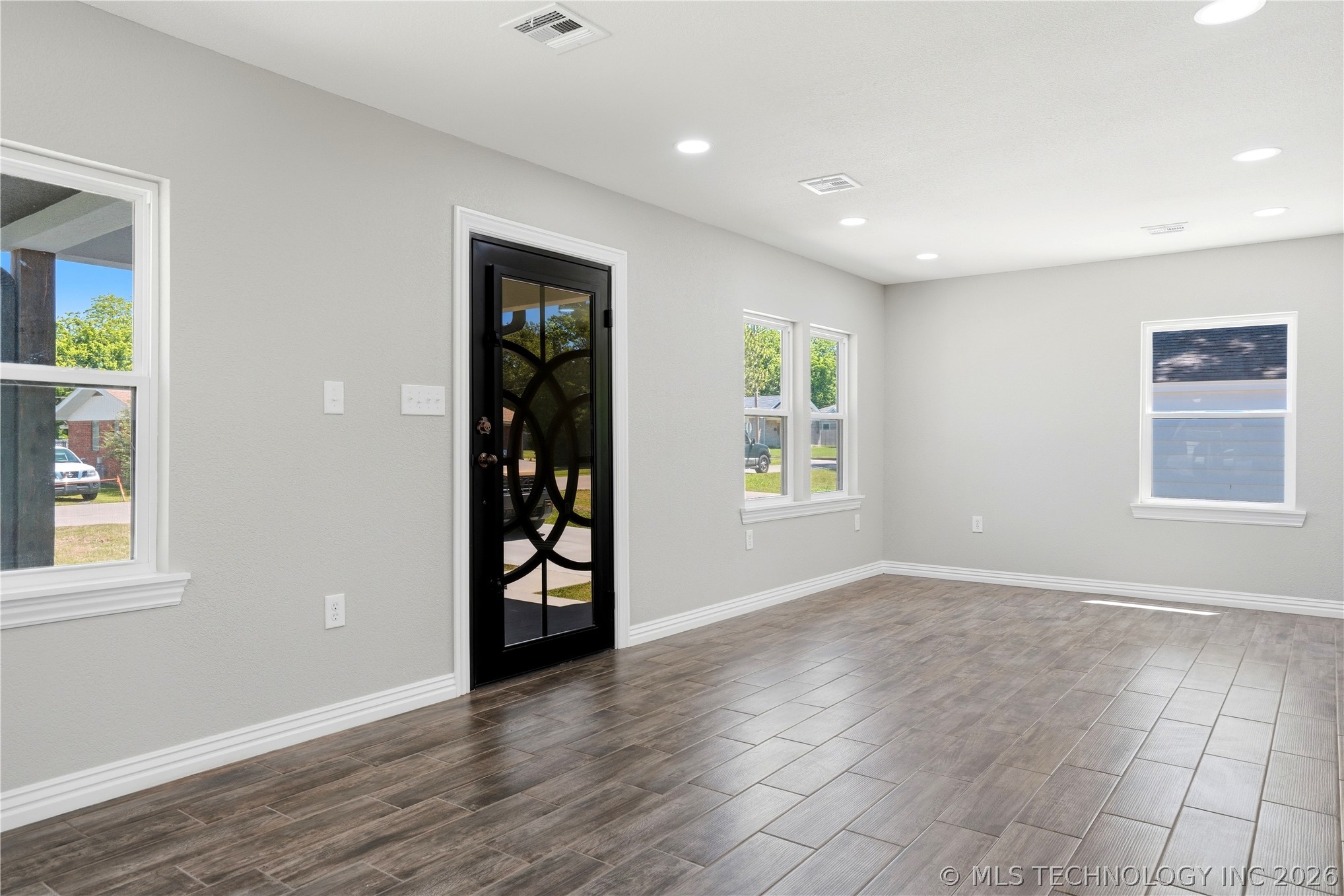1220 E Miami Property Photo 6