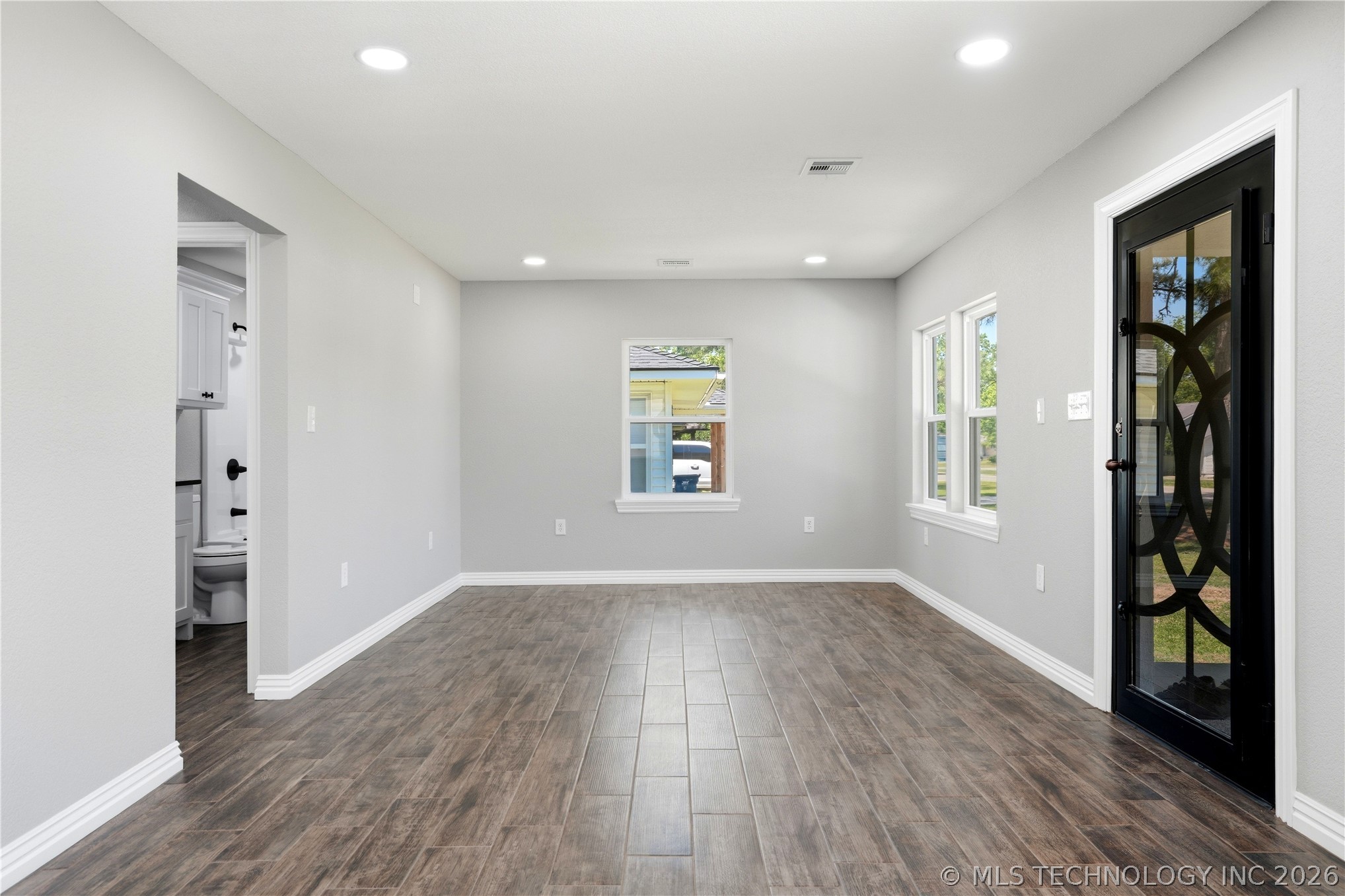 1220 E Miami Property Photo 7