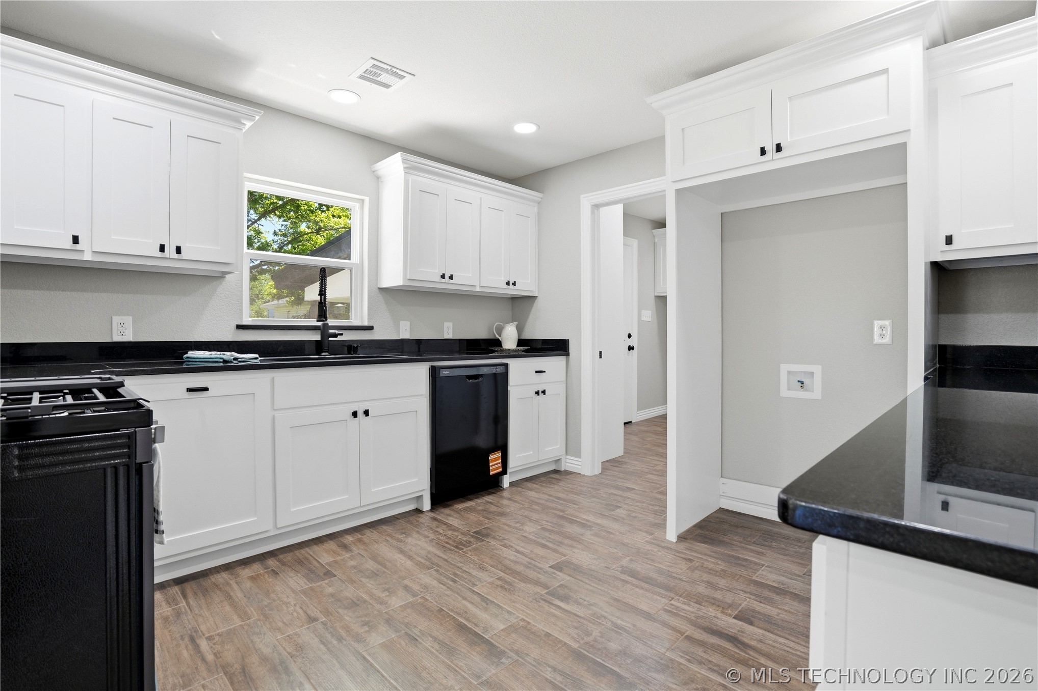 1220 E Miami Property Photo 13