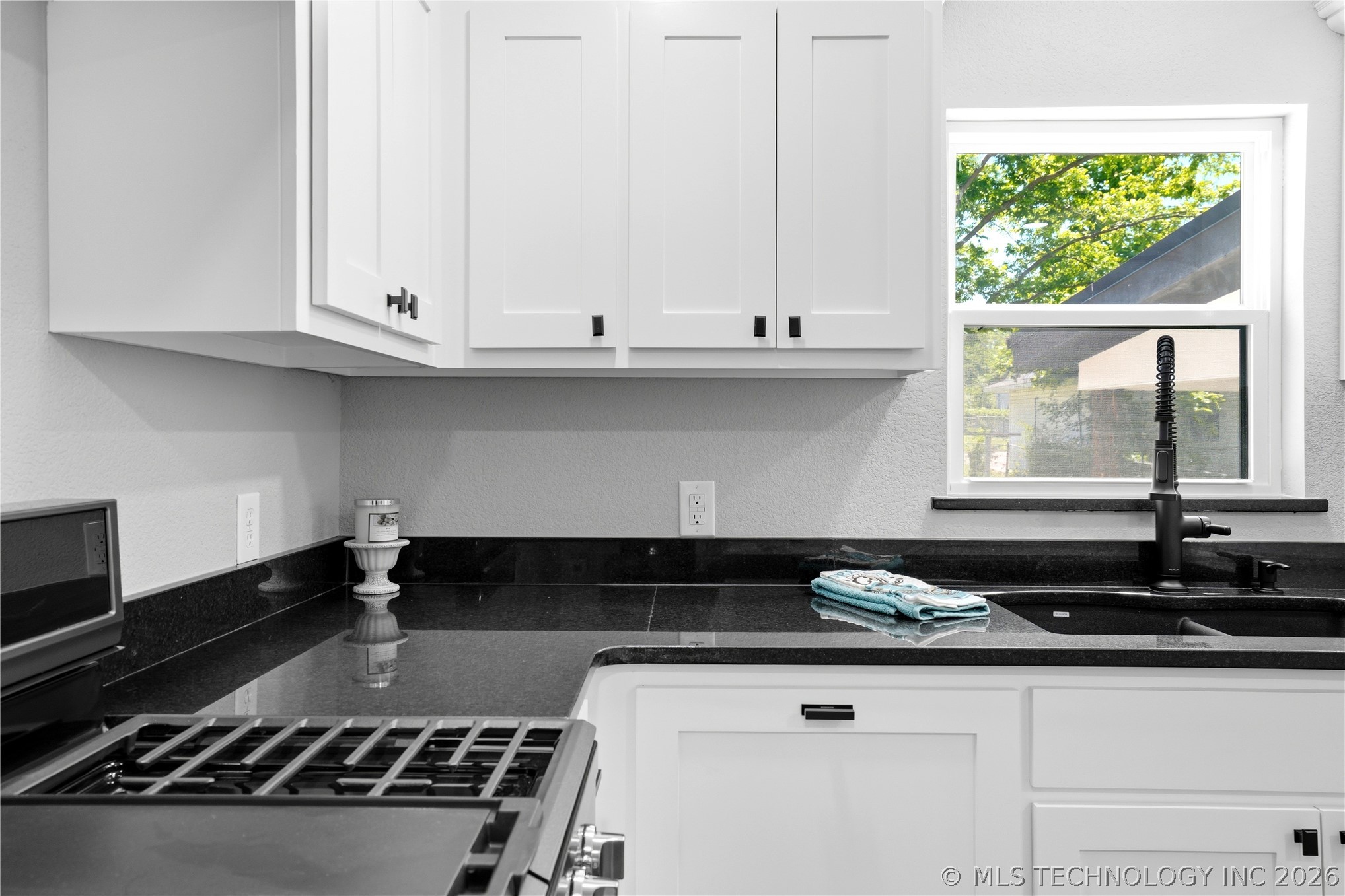 1220 E Miami Property Photo 15