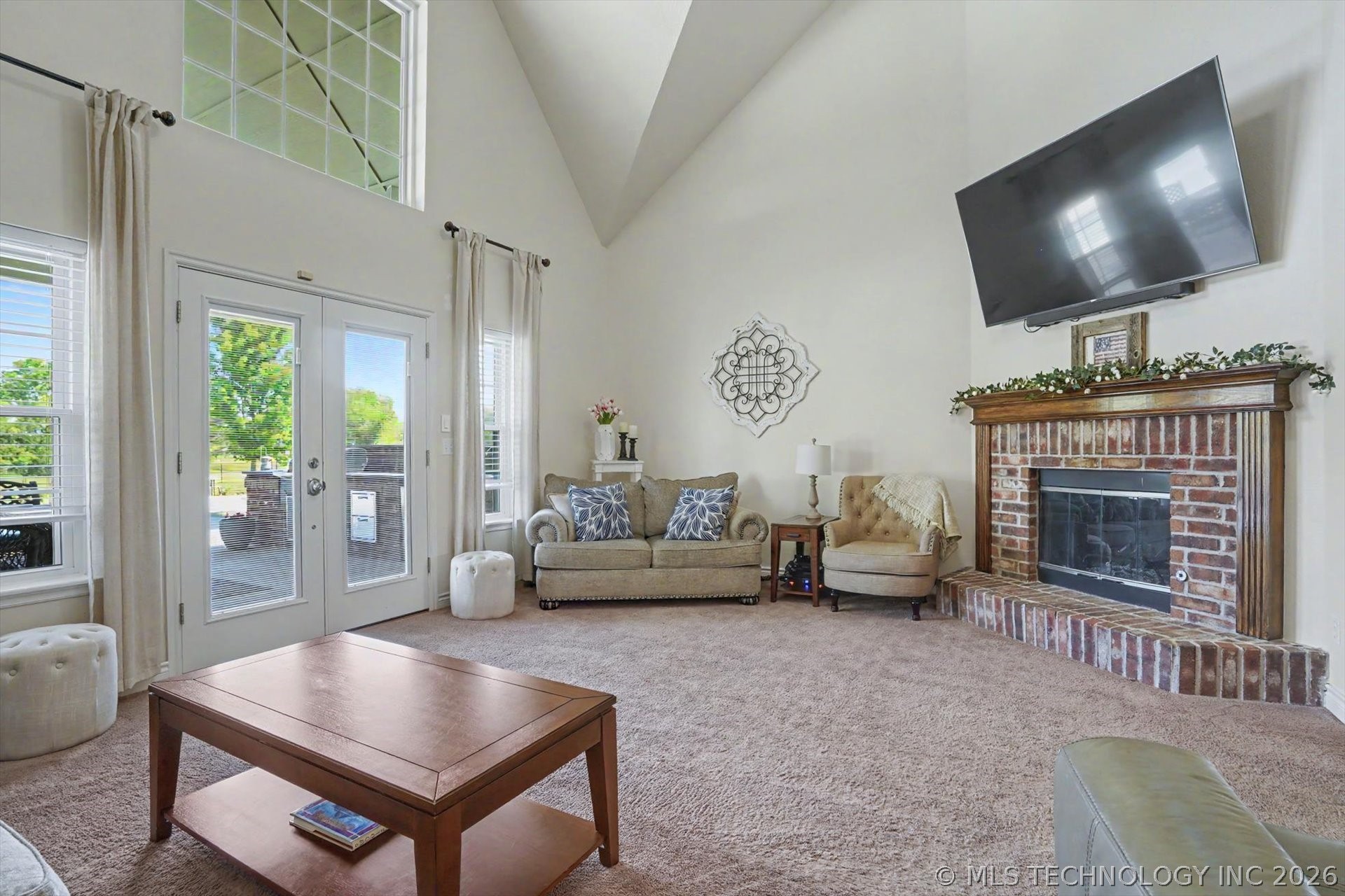 2406 E Fairfield Court Property Photo 13