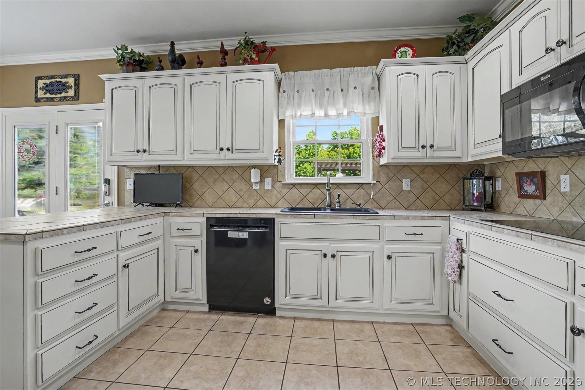 2406 E Fairfield Court Property Photo 15