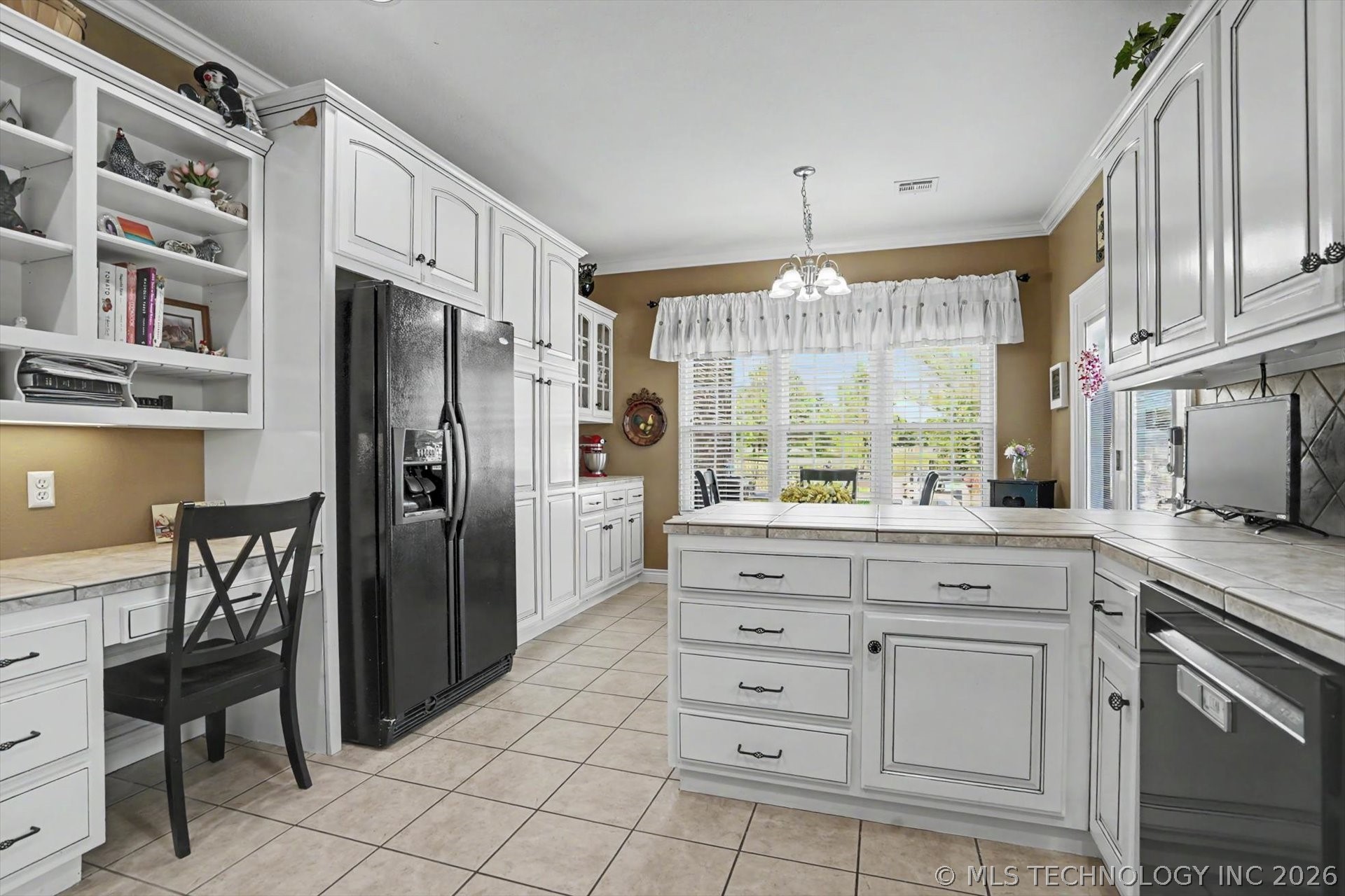 2406 E Fairfield Court Property Photo 16