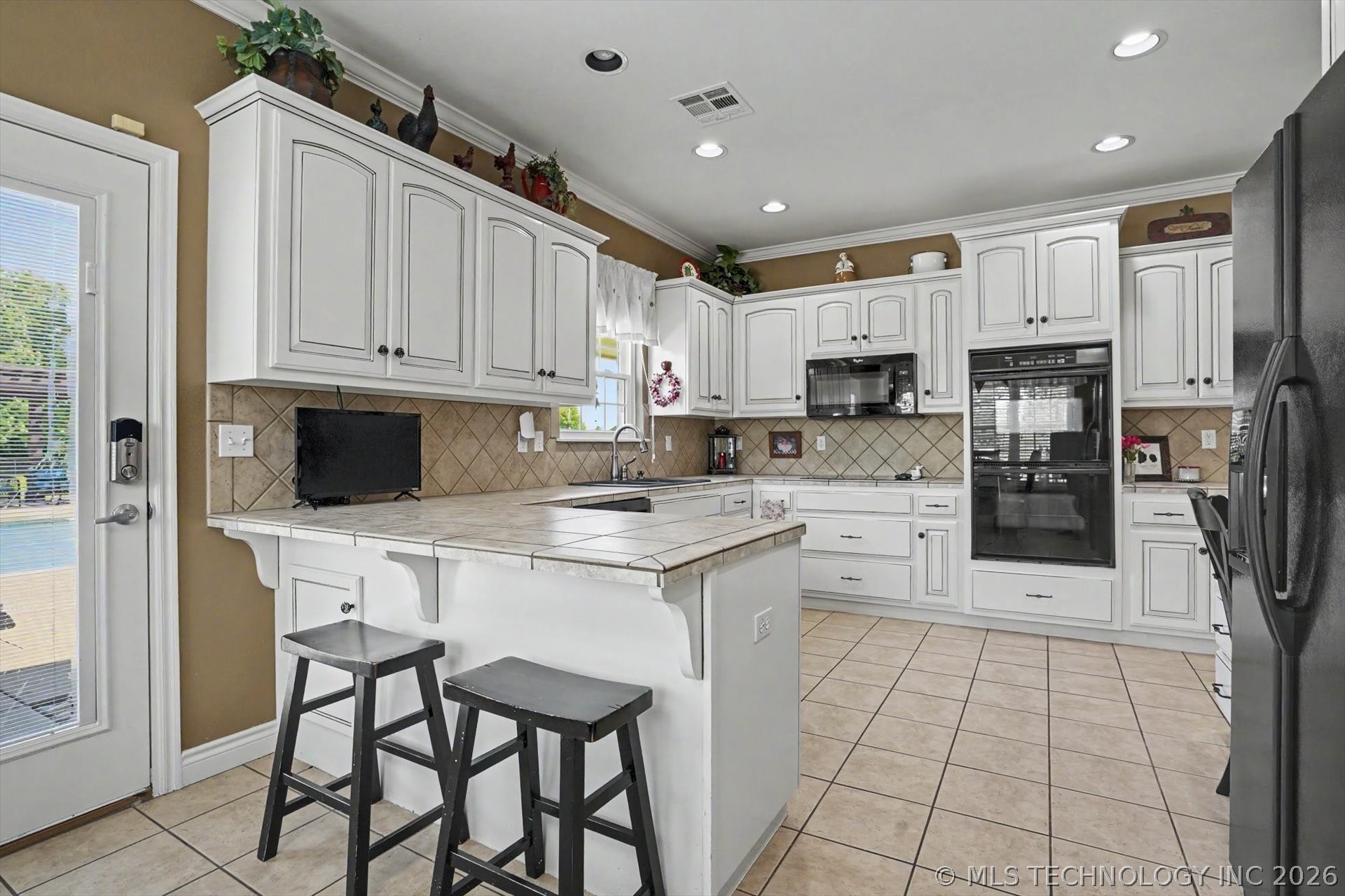 2406 E Fairfield Court Property Photo 17