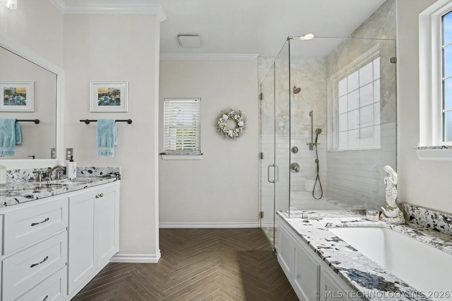 2406 E Fairfield Court Property Photo 22