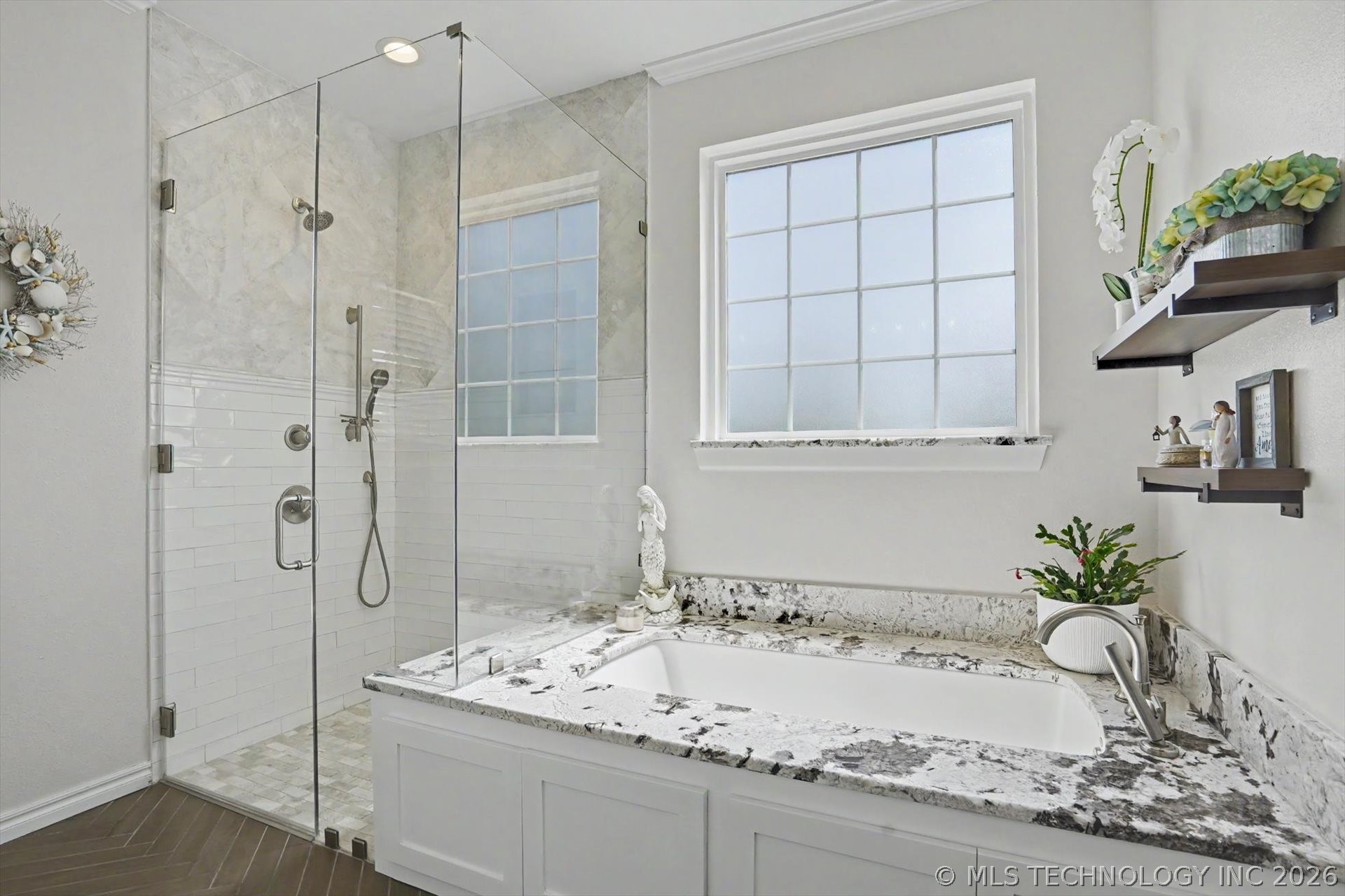 2406 E Fairfield Court Property Photo 23