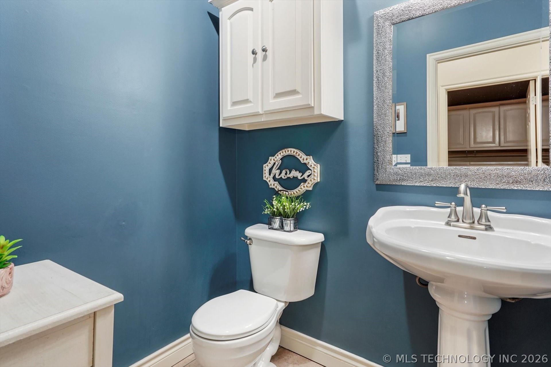 2406 E Fairfield Court Property Photo 26