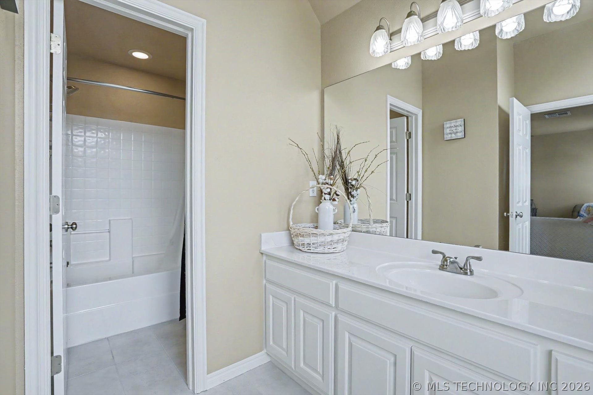 2406 E Fairfield Court Property Photo 31