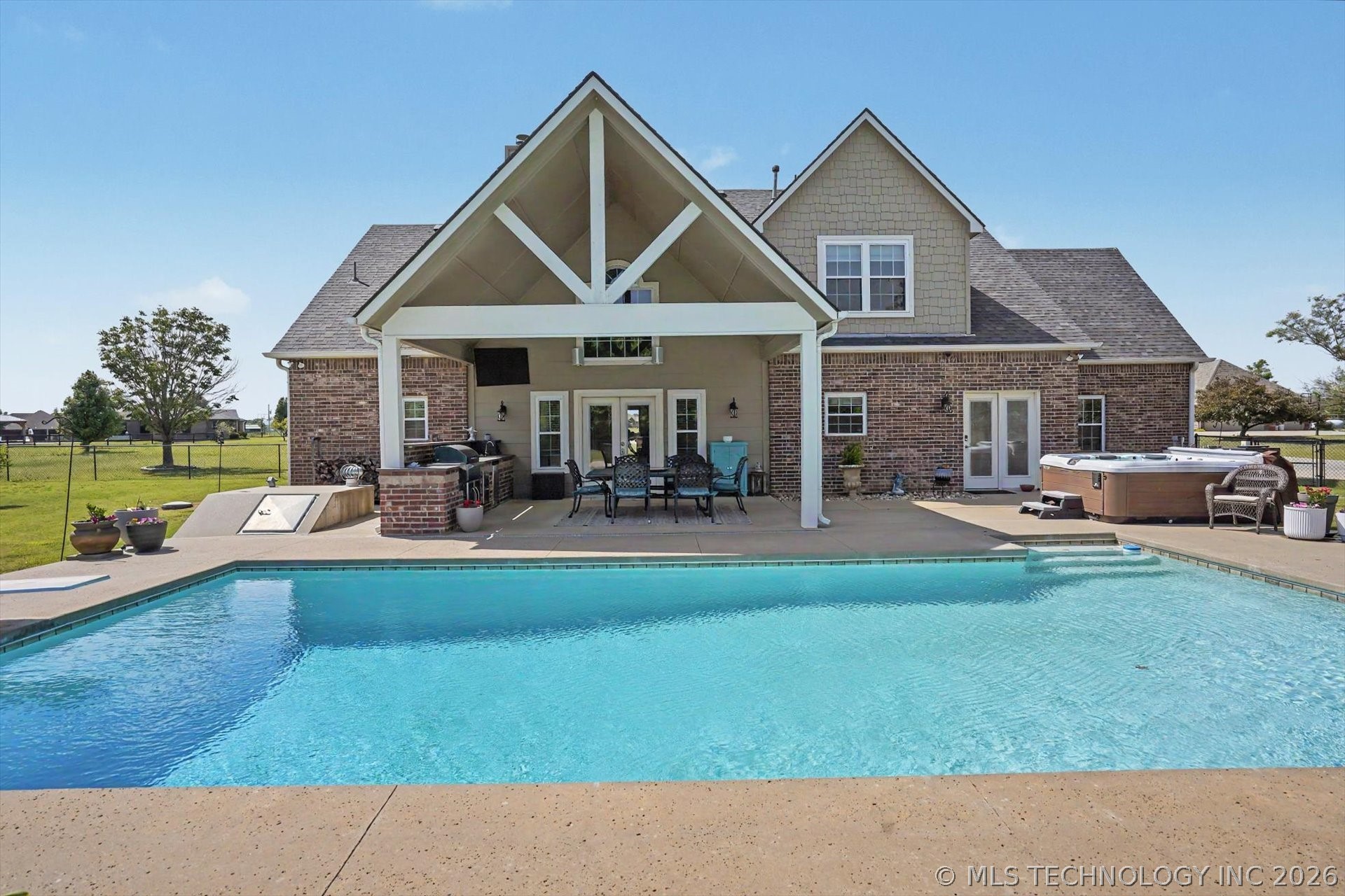 2406 E Fairfield Court Property Photo 42
