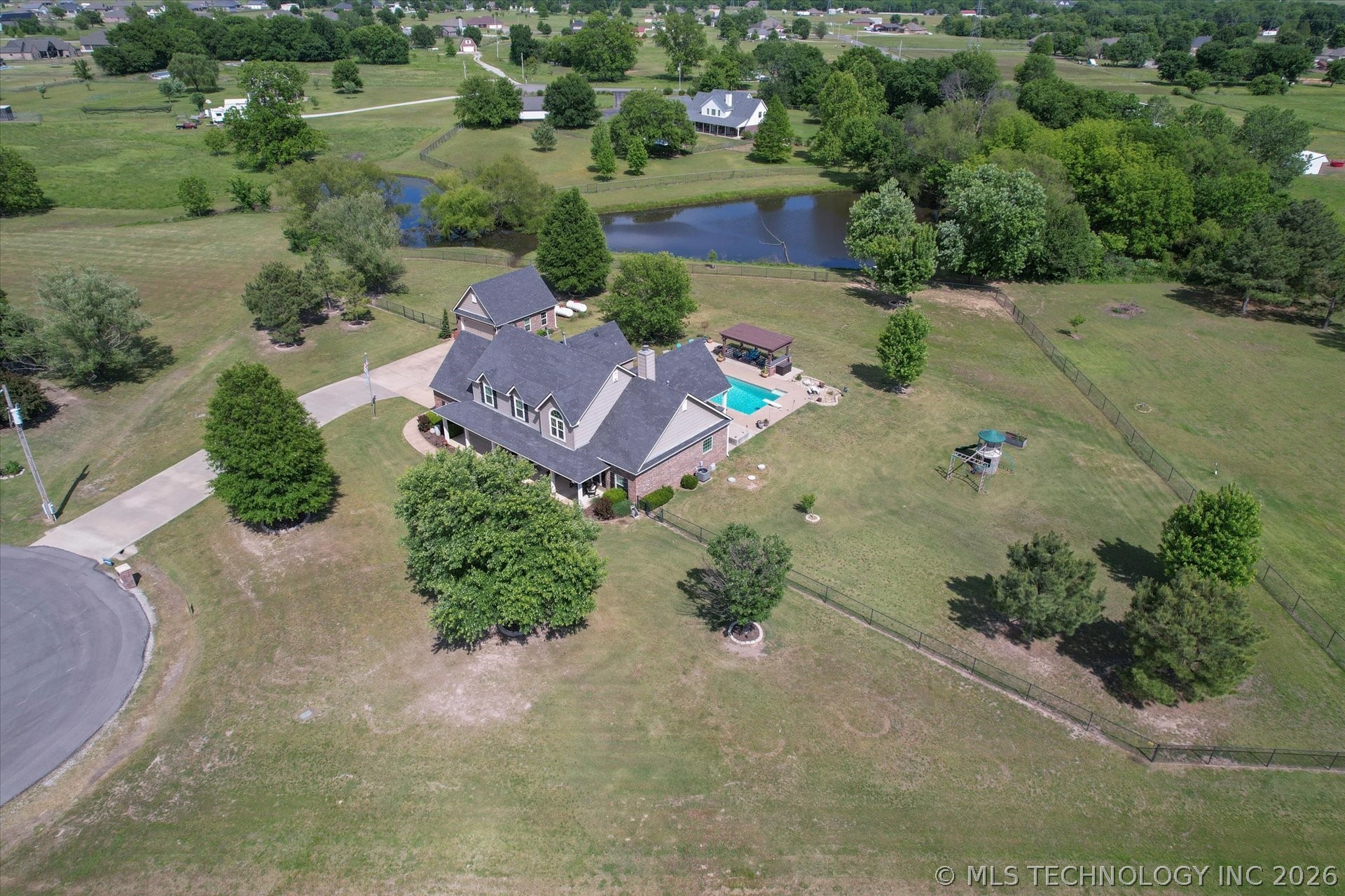 2406 E Fairfield Court Property Photo 44
