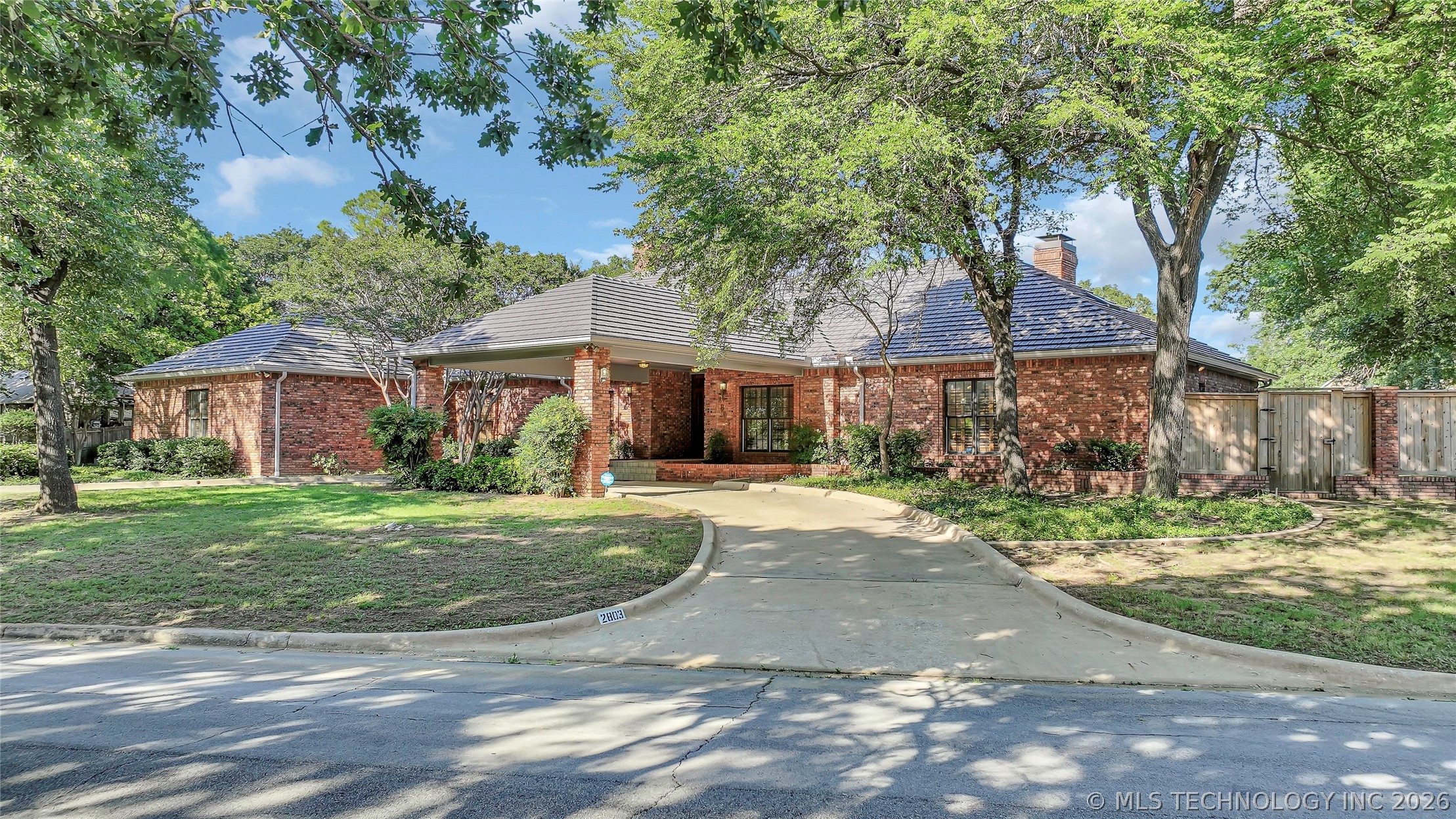 2803 Ridgeway Property Photo 1