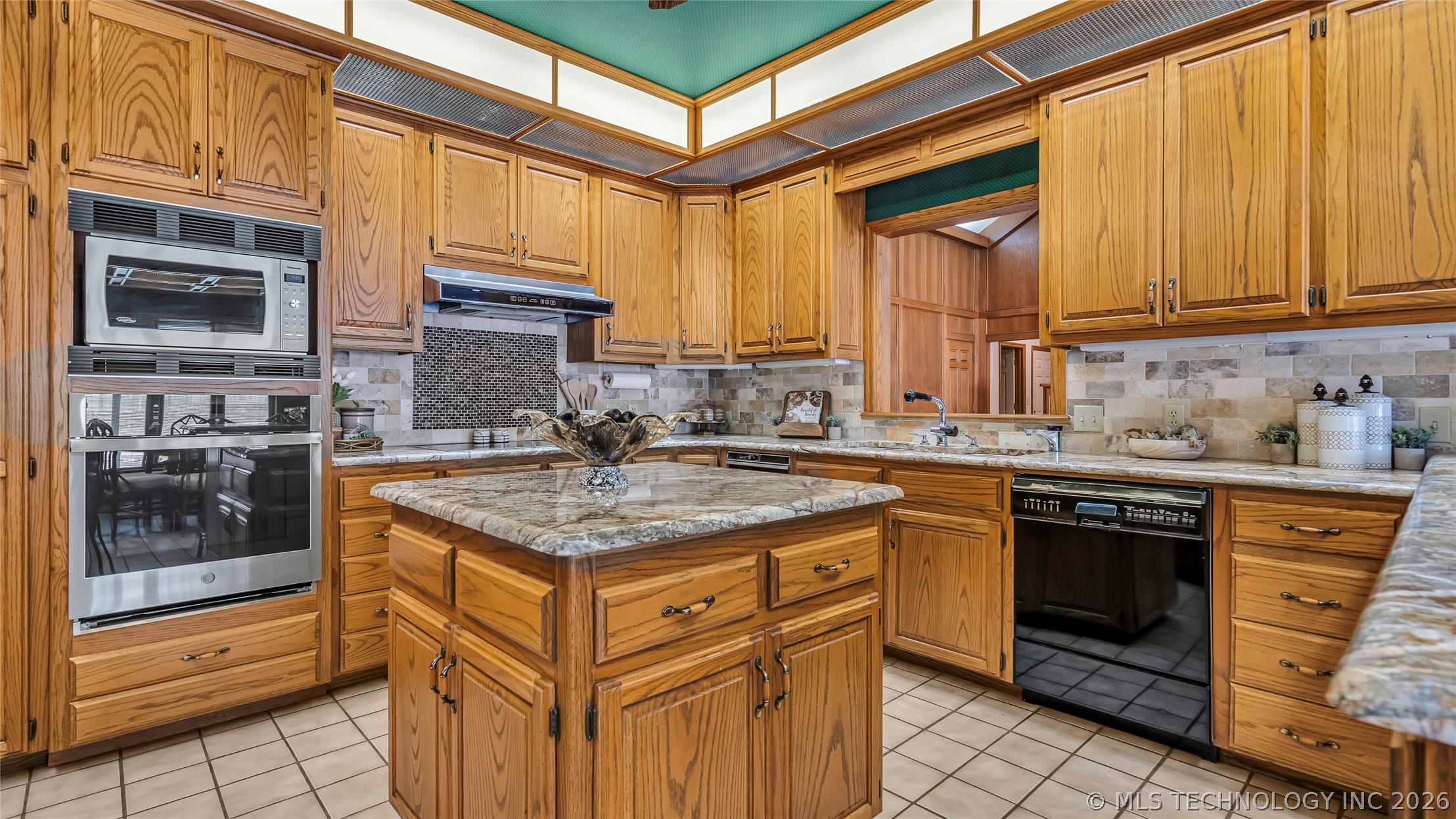 2803 Ridgeway Property Photo 10