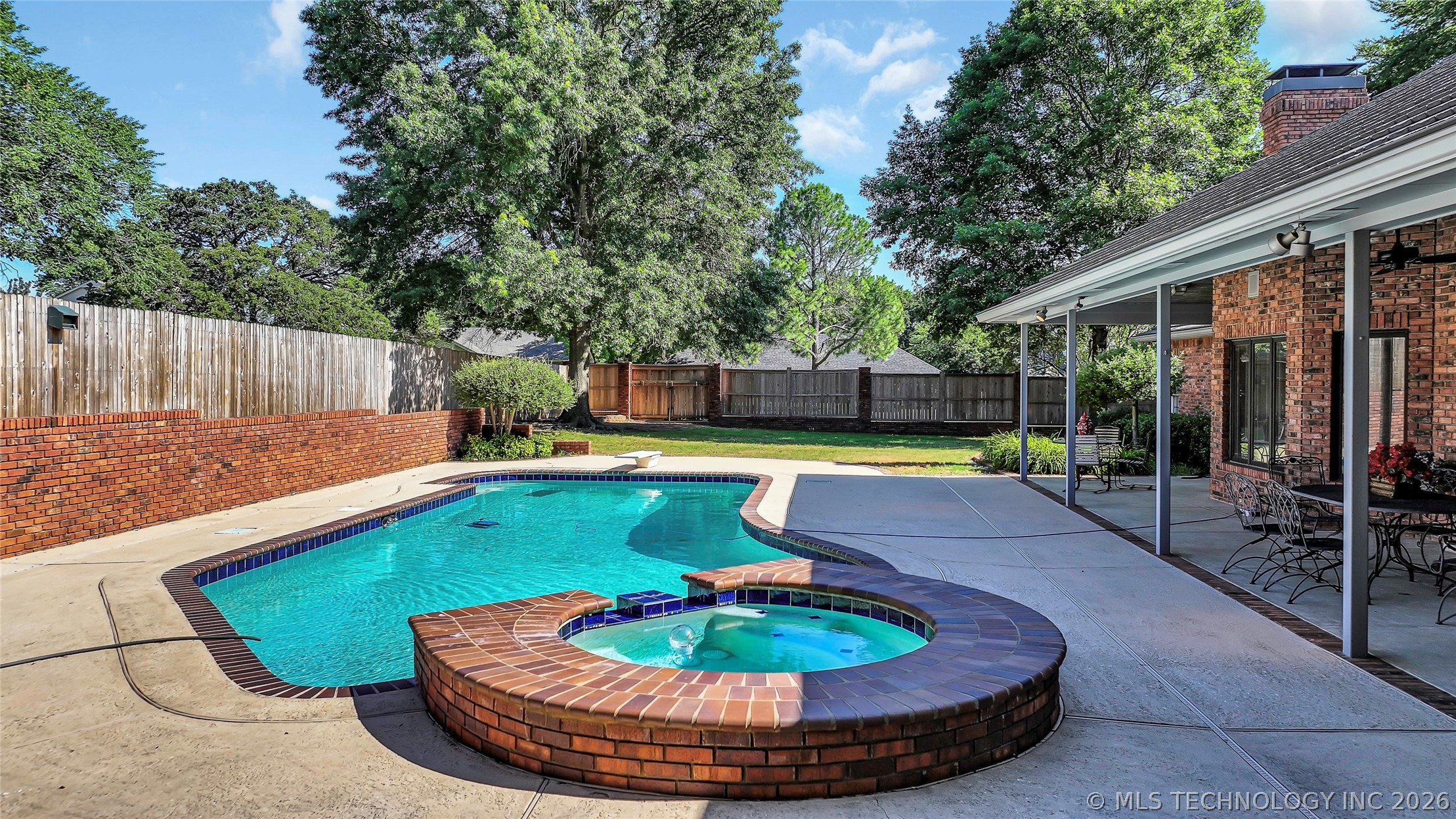 2803 Ridgeway Property Photo 39