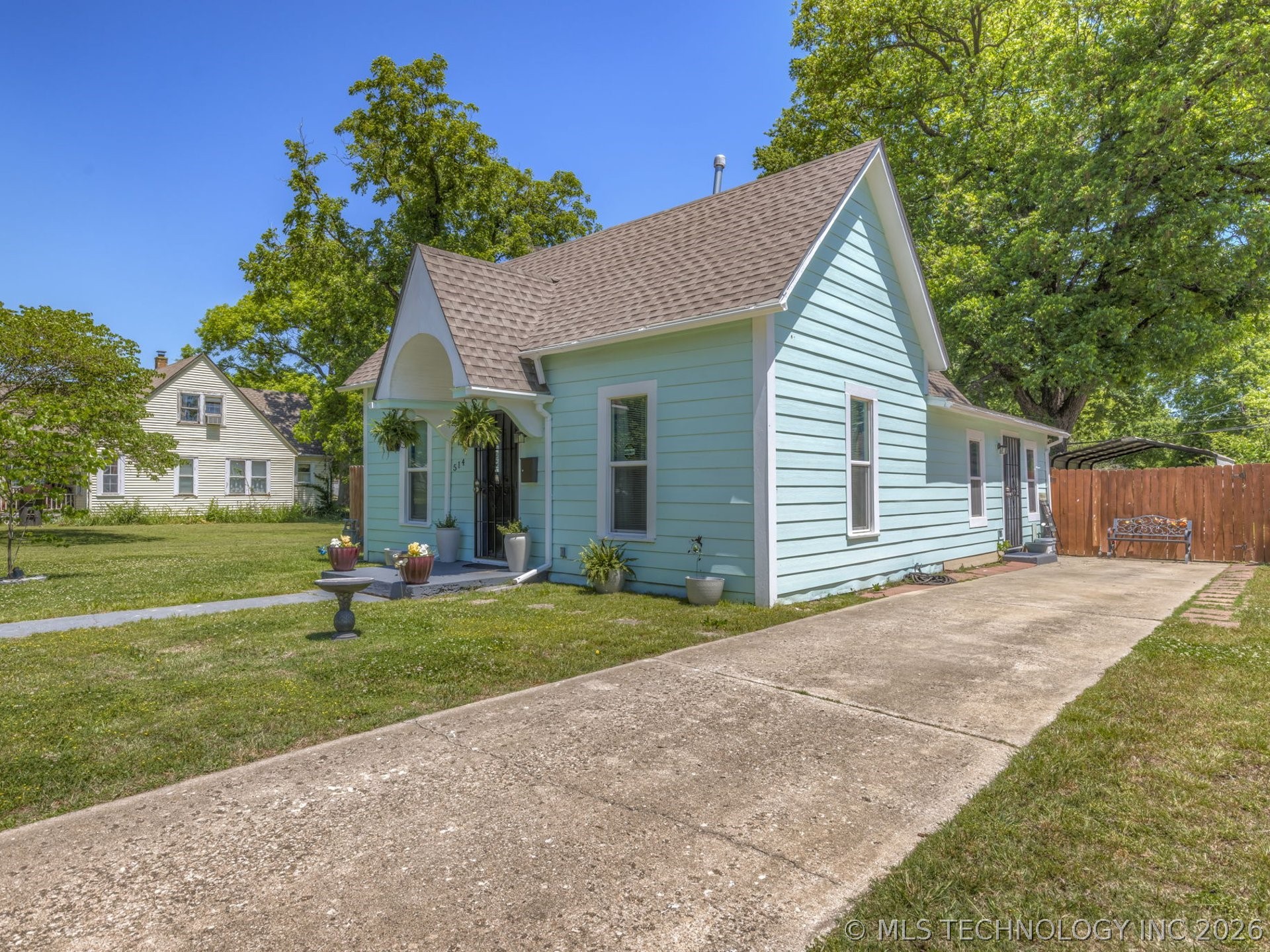 514 S Seneca Avenue Property Photo 4