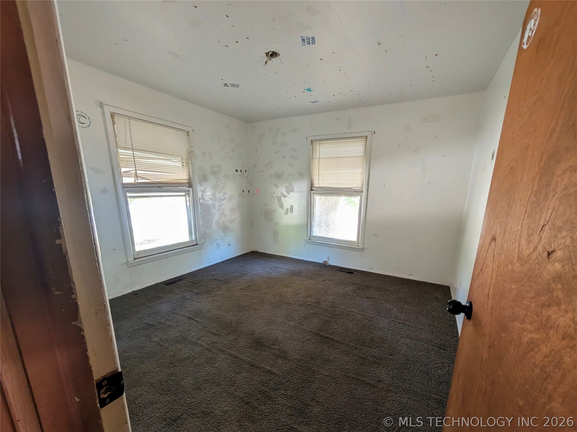 701 N Grant Avenue Property Photo 8
