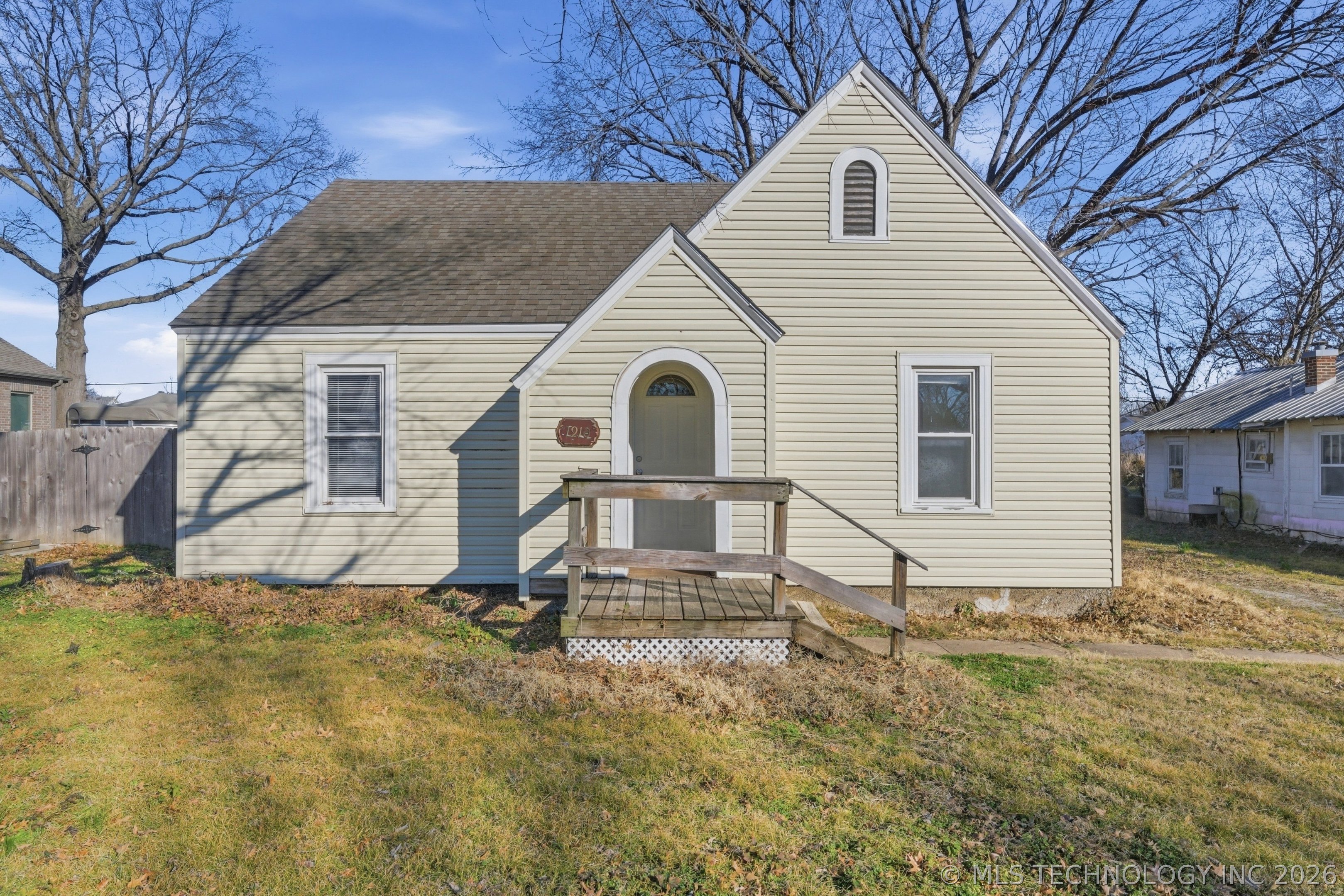 1910 Johnstone Avenue Property Photo 1
