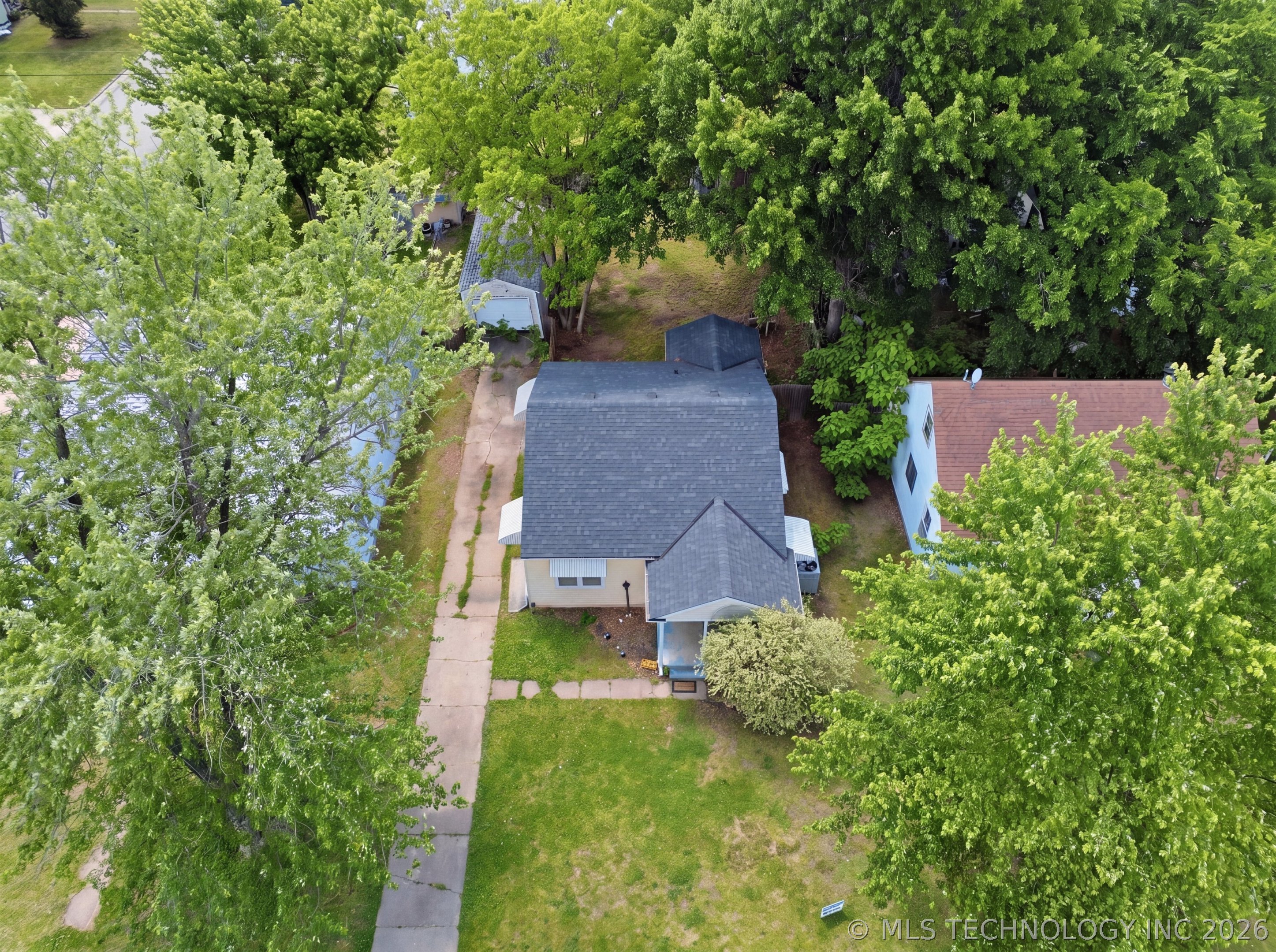 1910 Johnstone Avenue Property Photo 5