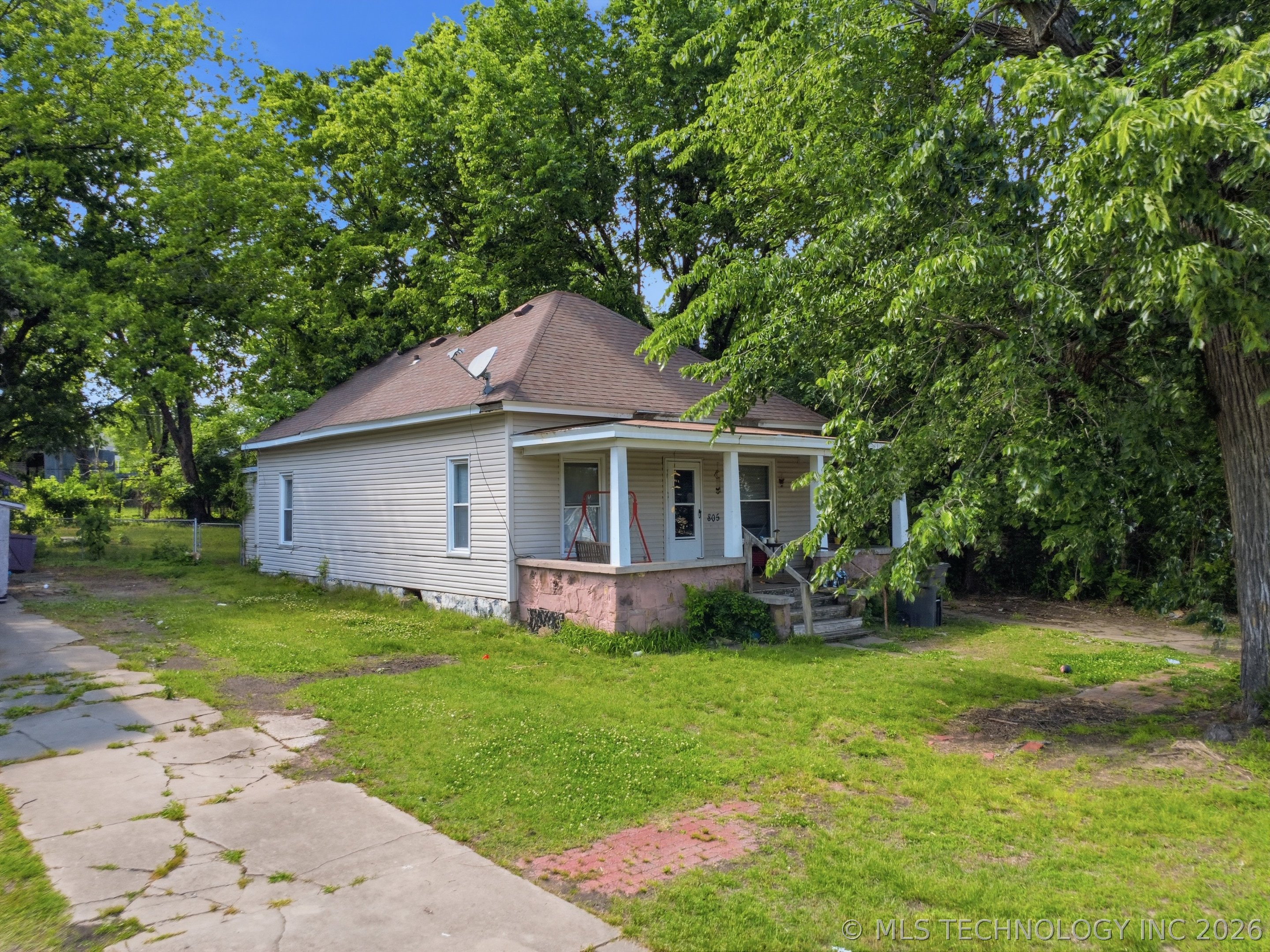 1910 Johnstone Avenue Property Photo 6