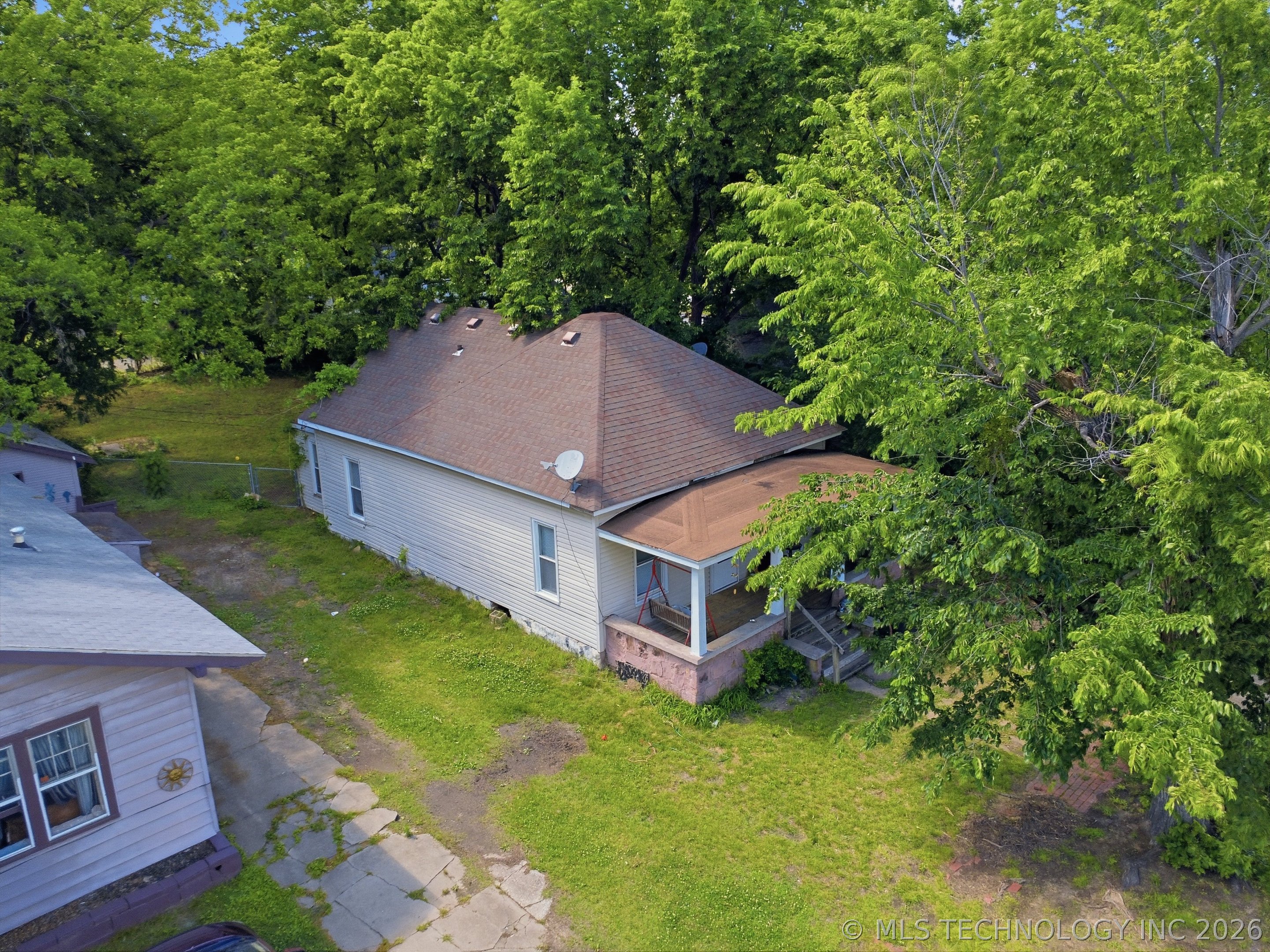 1910 Johnstone Avenue Property Photo 7