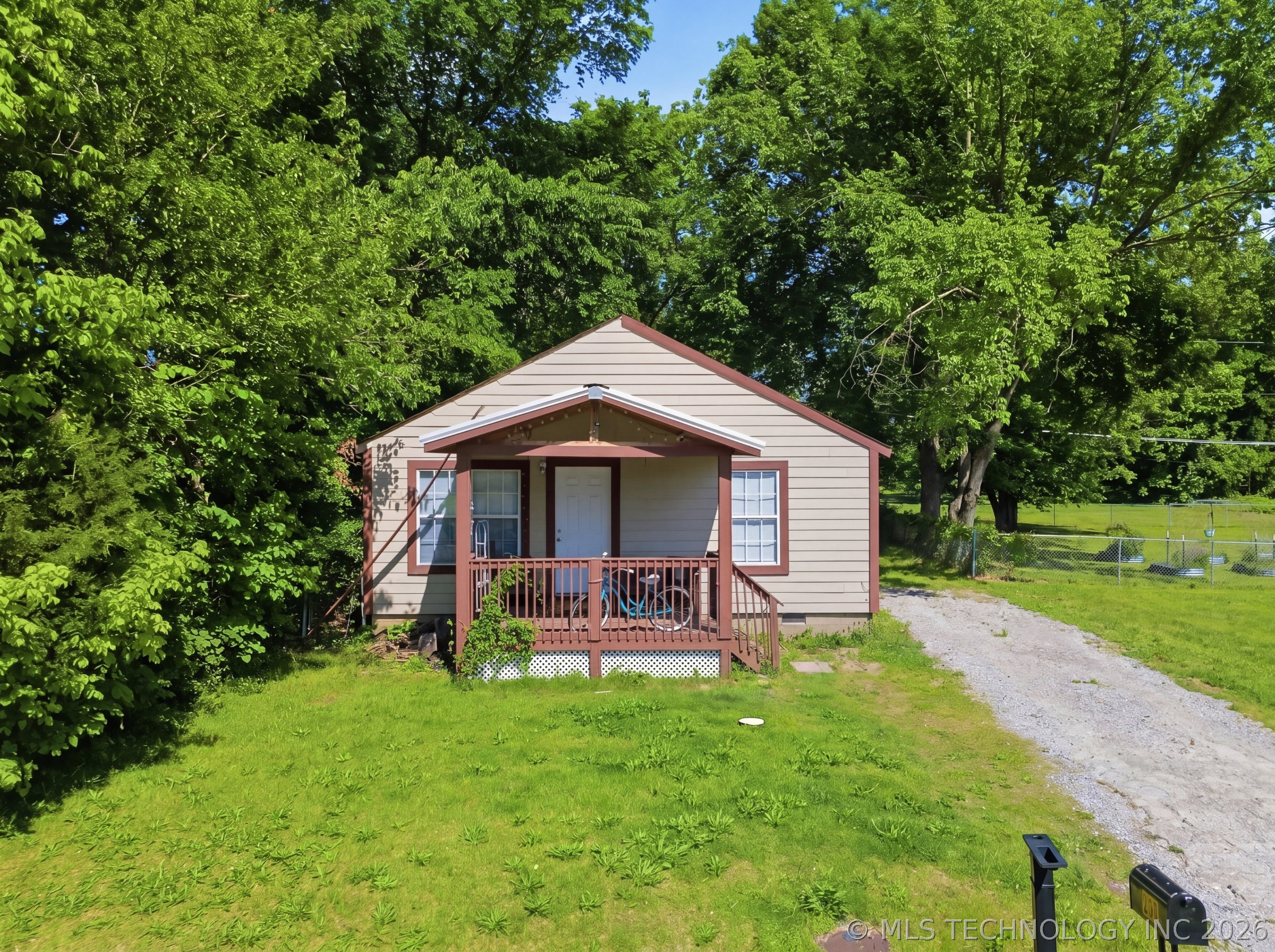 1910 Johnstone Avenue Property Photo 12