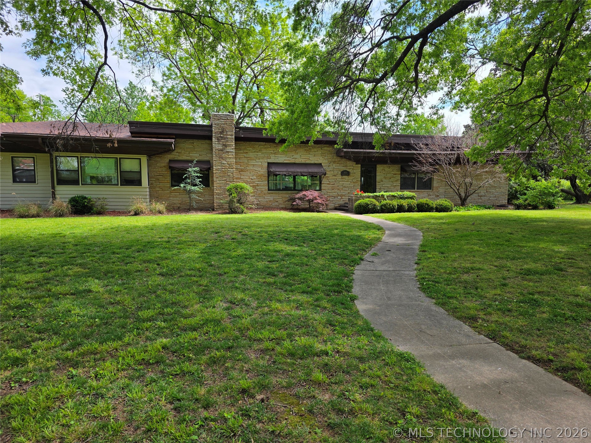 1800 Rockdale Boulevard Property Photo 3