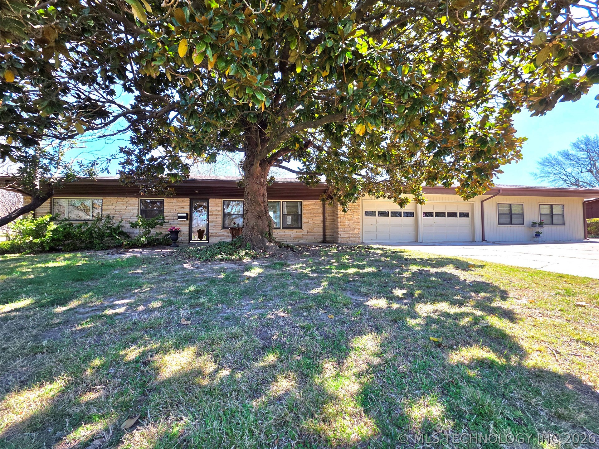 1800 Rockdale Boulevard Property Photo 10