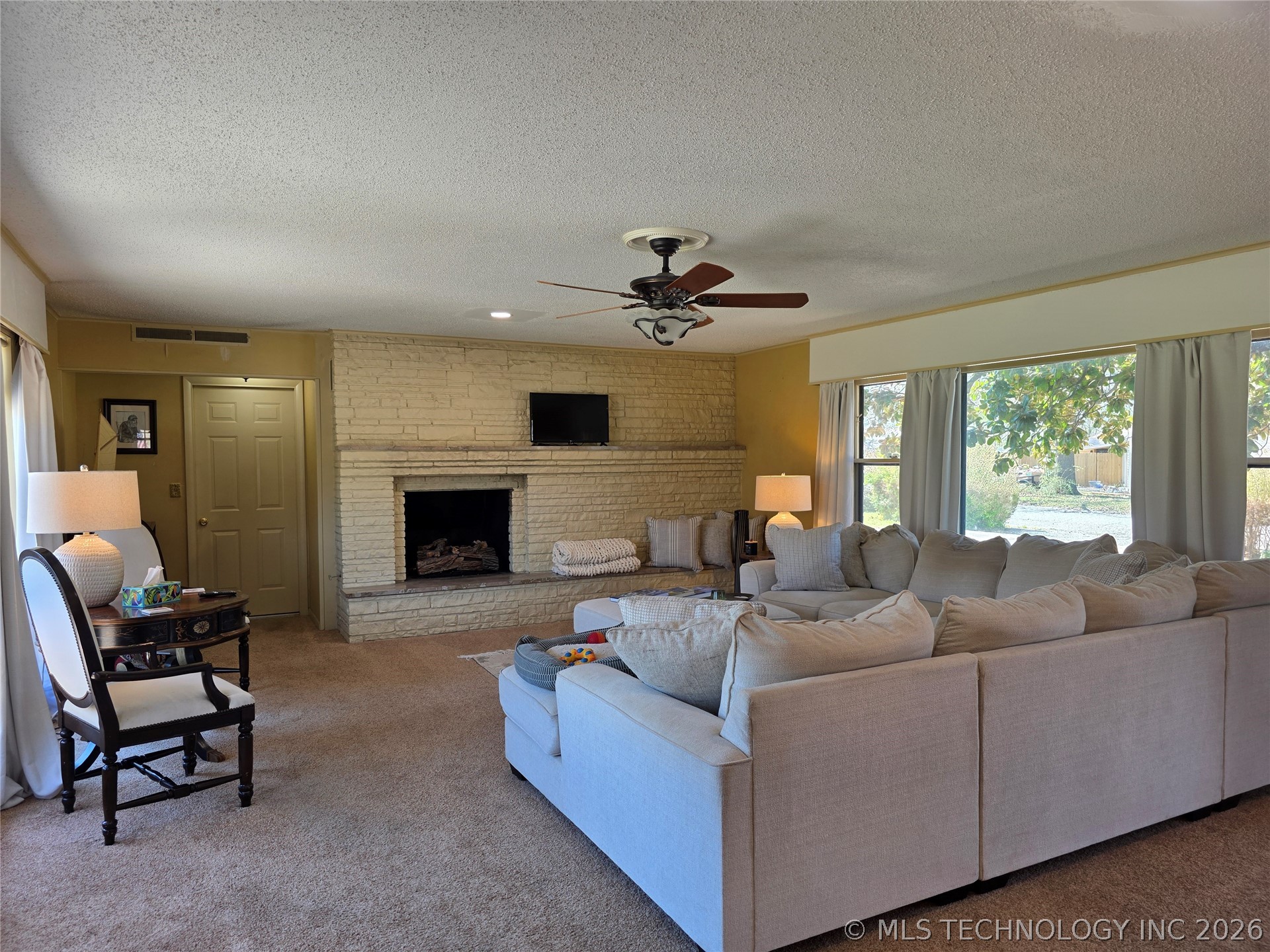 1800 Rockdale Boulevard Property Photo 14