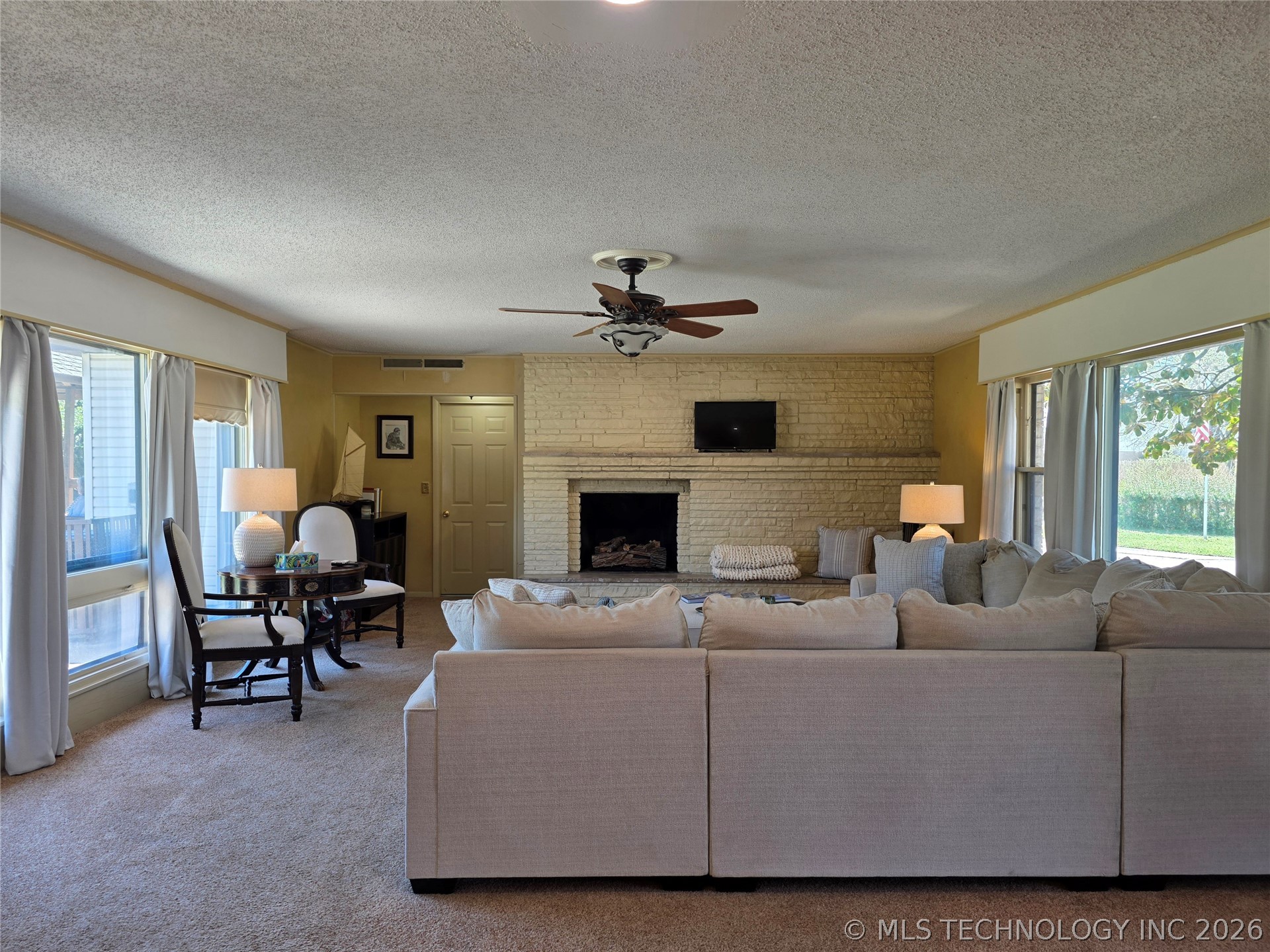 1800 Rockdale Boulevard Property Photo 15
