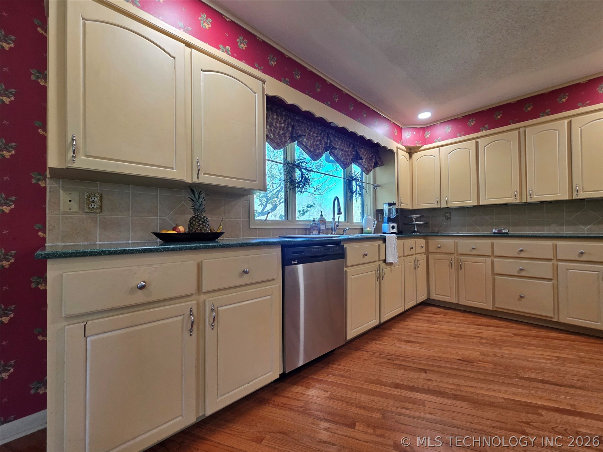 1800 Rockdale Boulevard Property Photo 21
