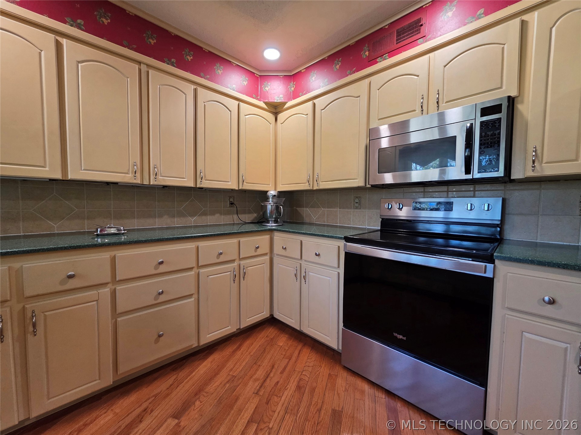 1800 Rockdale Boulevard Property Photo 28