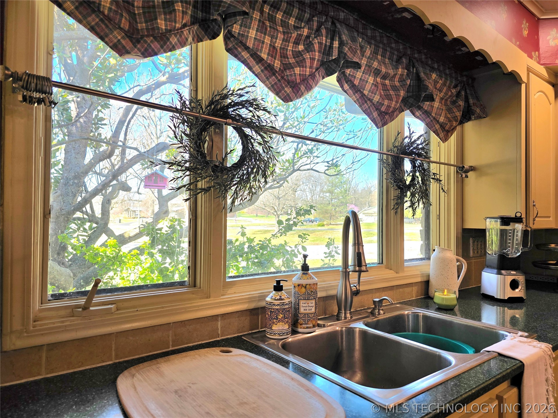 1800 Rockdale Boulevard Property Photo 29