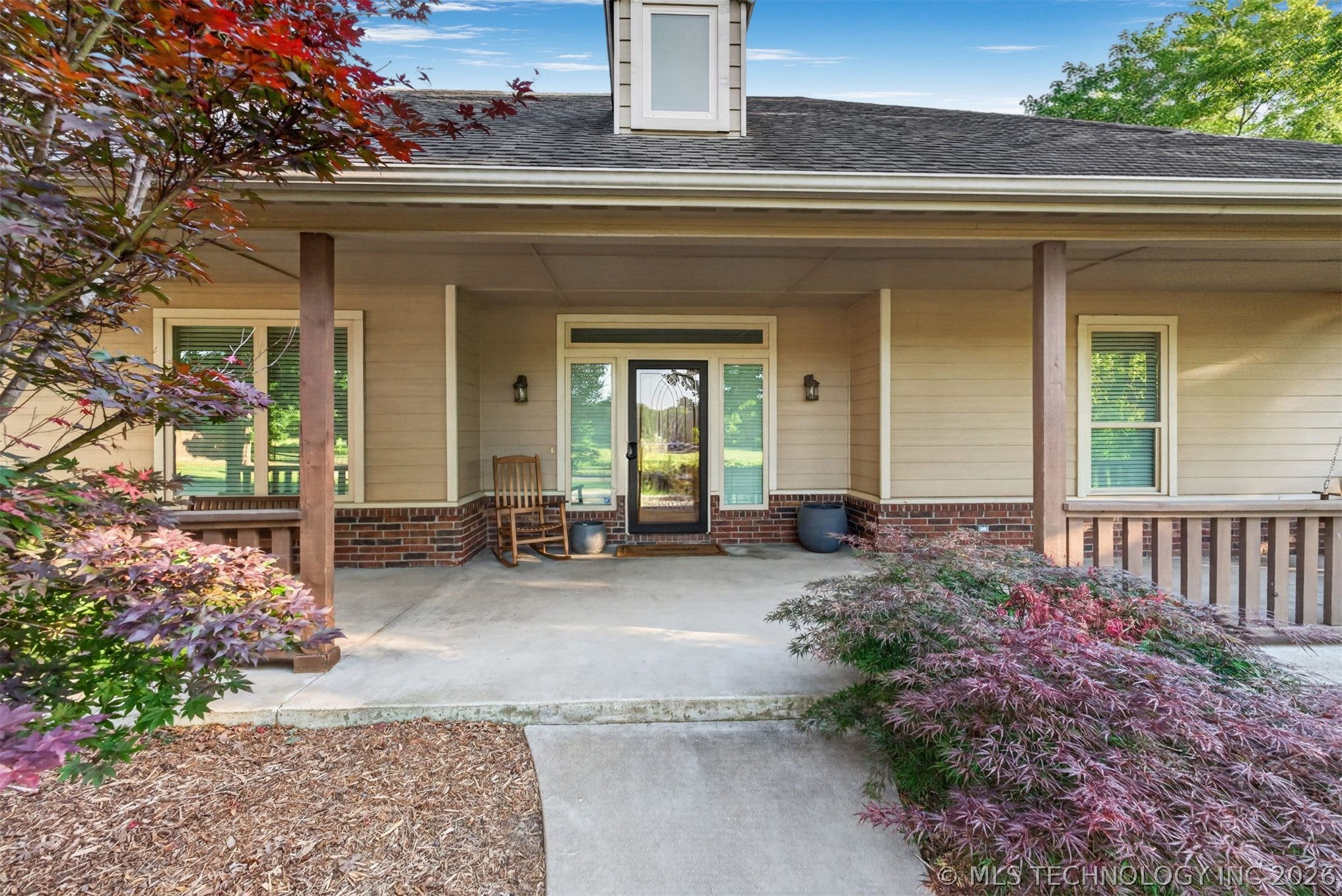 1902 E 370 Road Property Photo 2