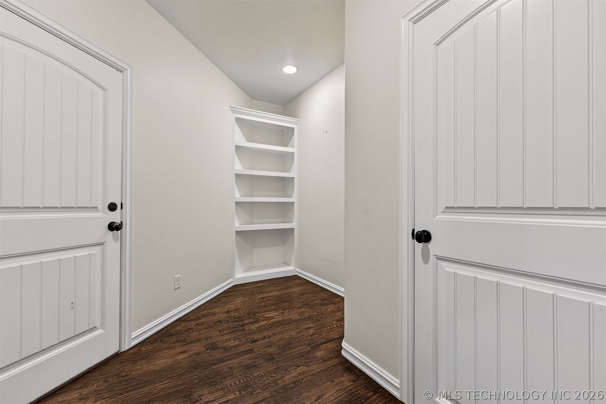 1902 E 370 Road Property Photo 32