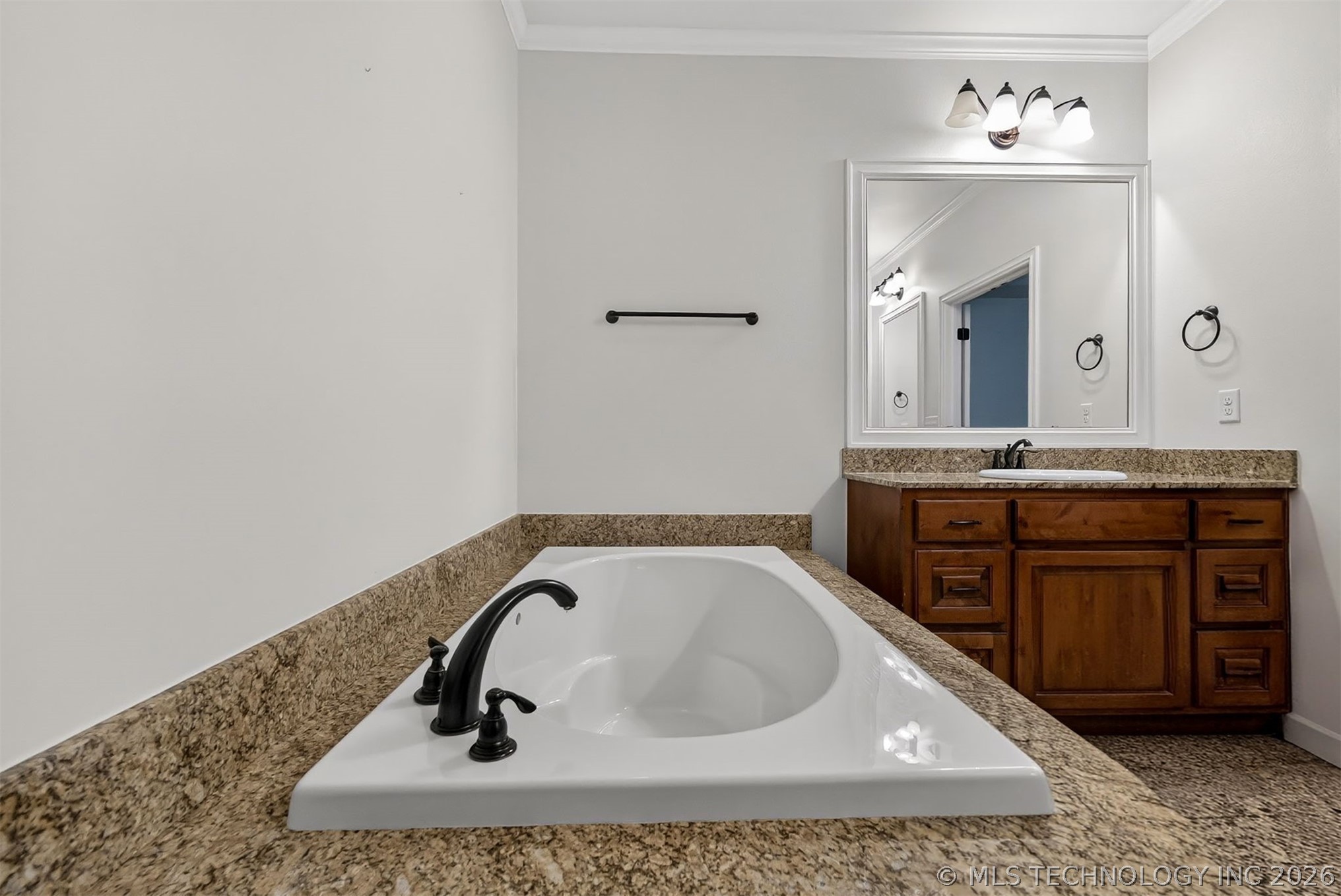 1902 E 370 Road Property Photo 35