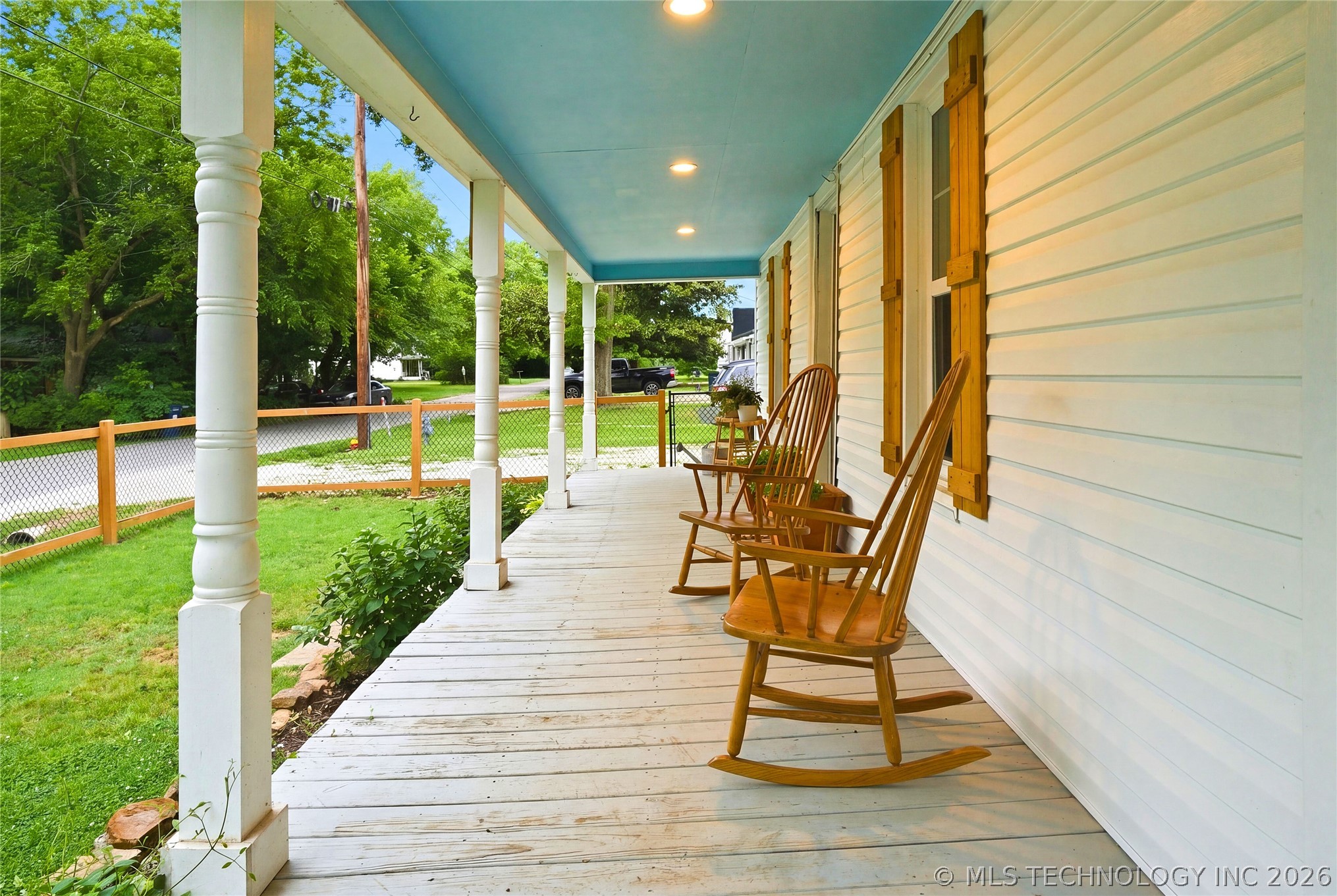 202 W Graham Street Property Photo 17