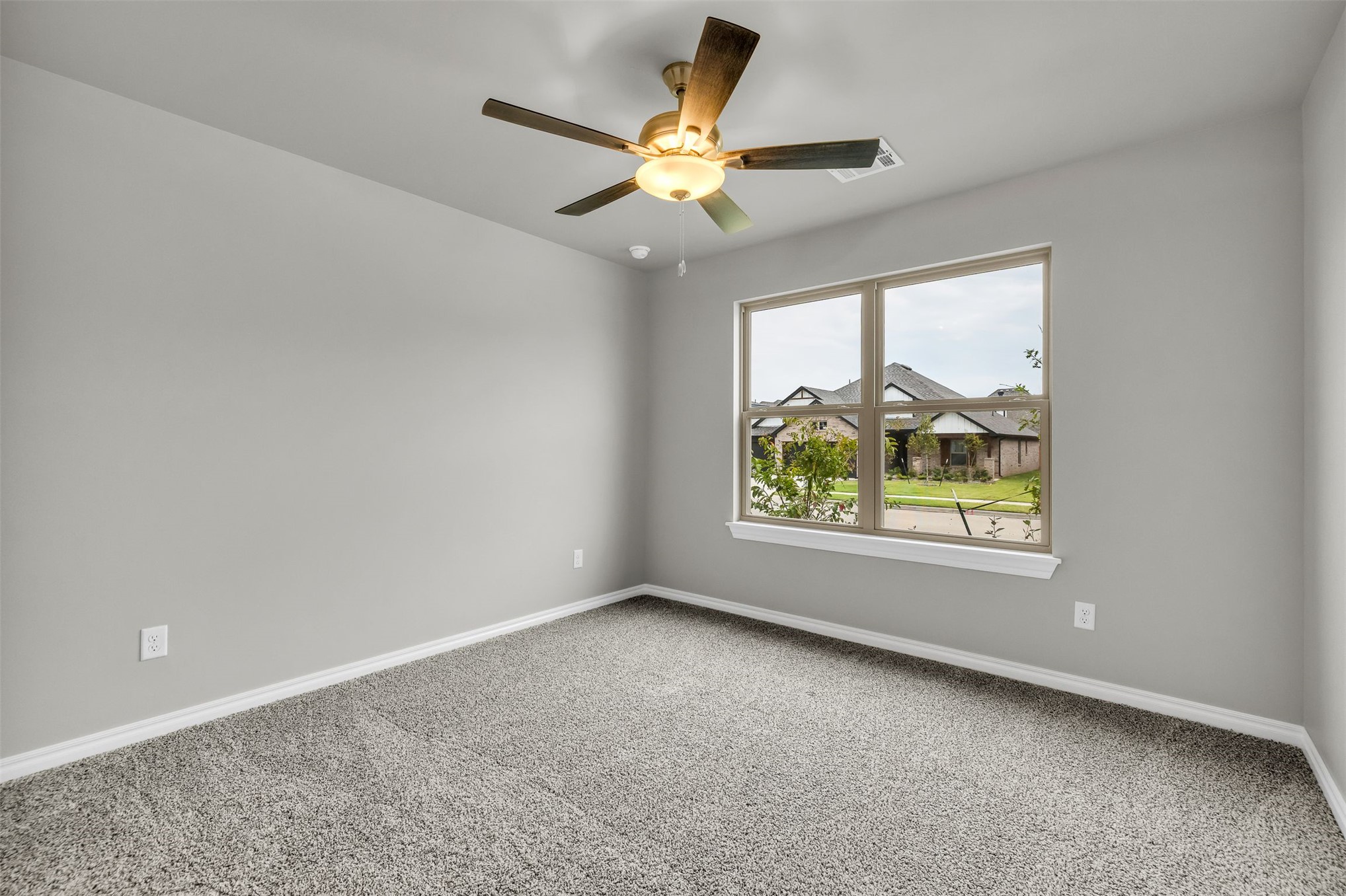 2913 E Northampton Street Property Photo 4
