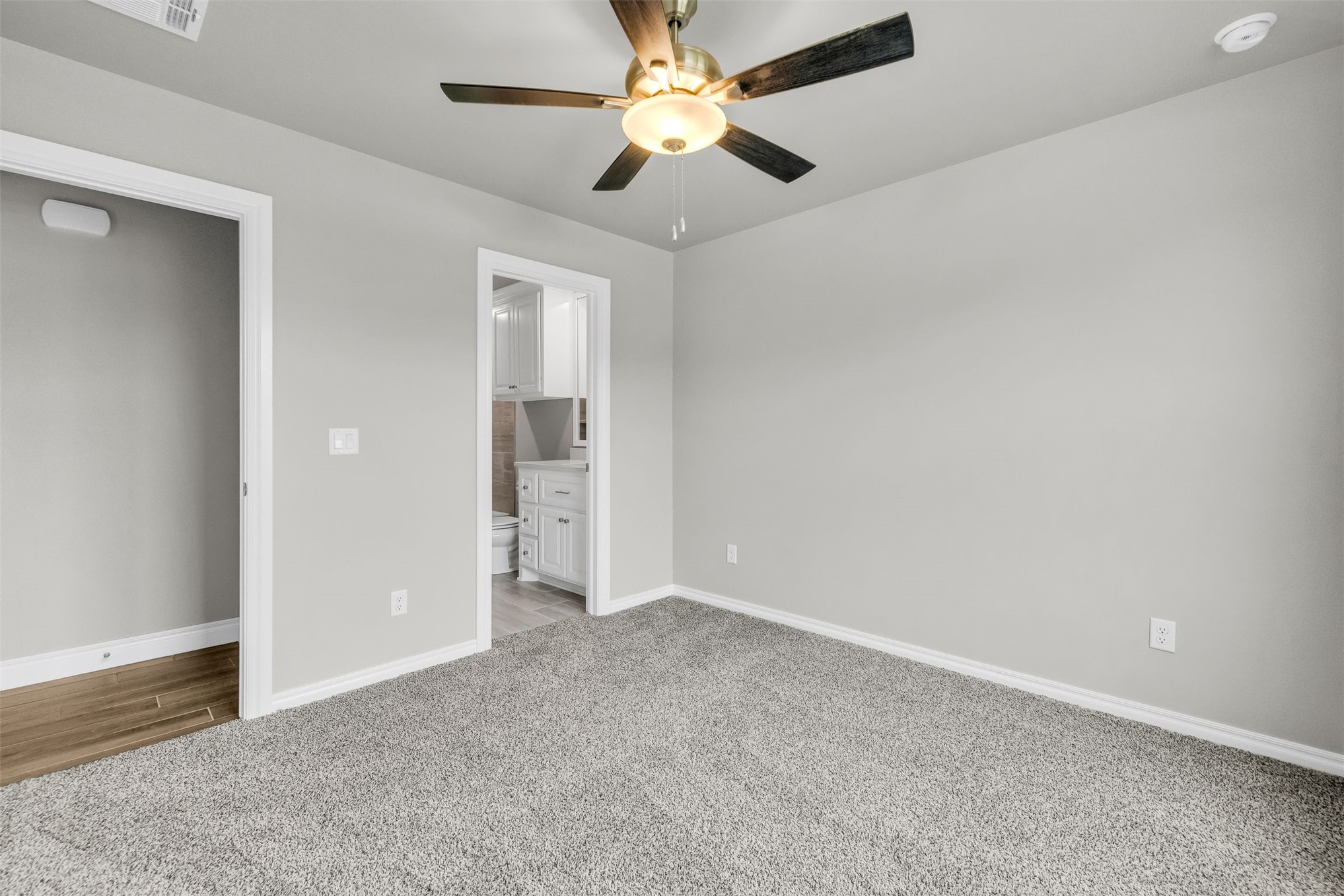 2913 E Northampton Street Property Photo 5