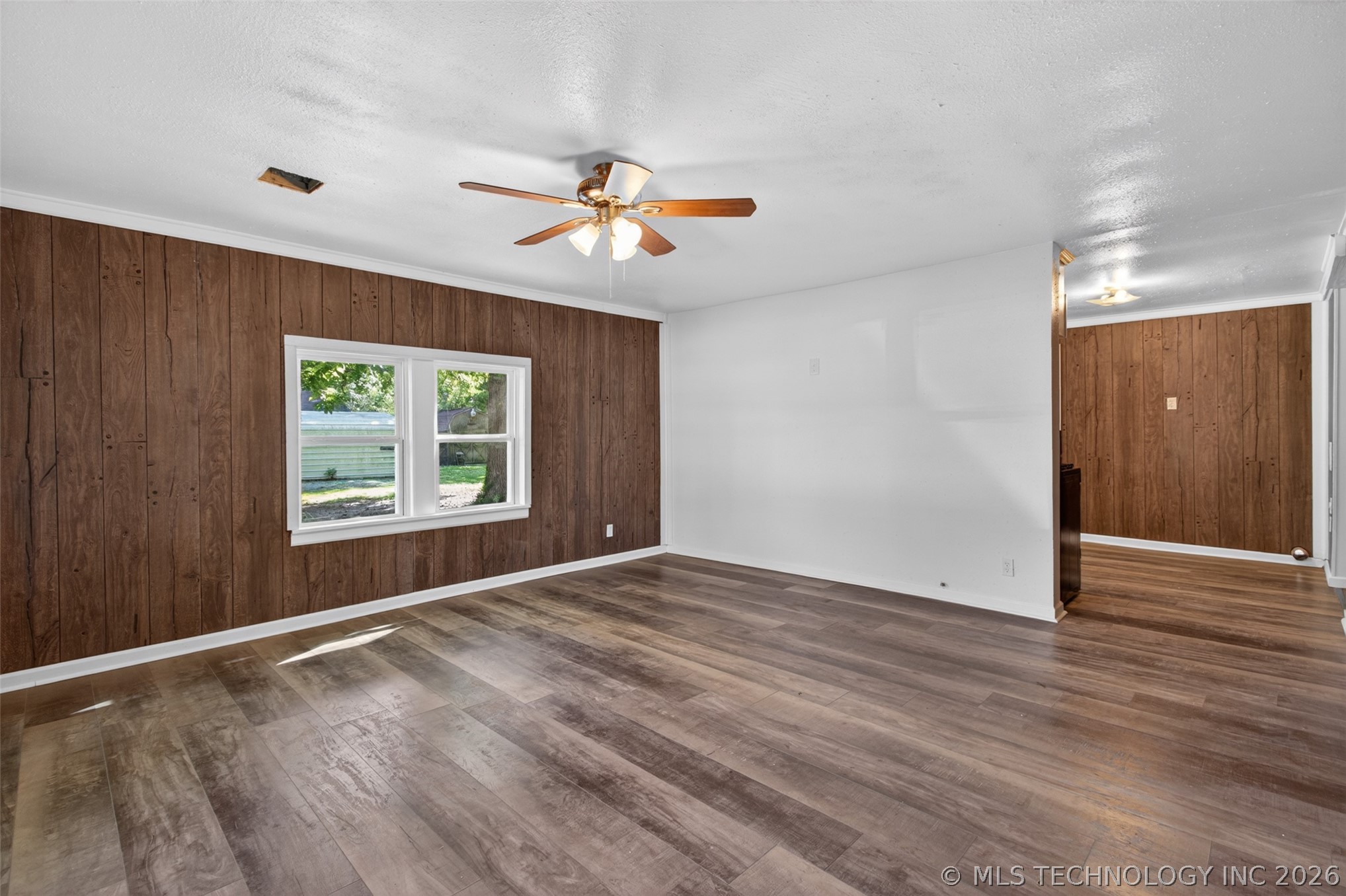 228 S Edith Street Property Photo 6